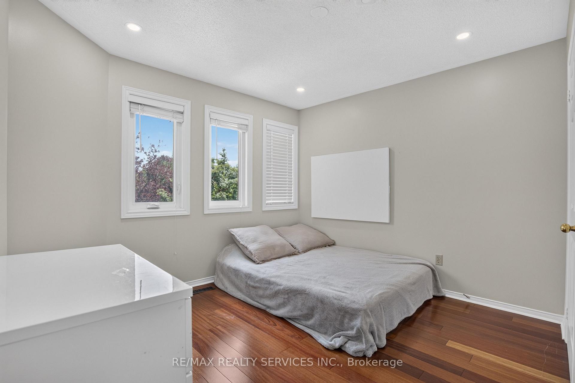 Photo 31 of 2153 Oak Bliss Crescent, Oakville, West Oak Trails — HOMEH