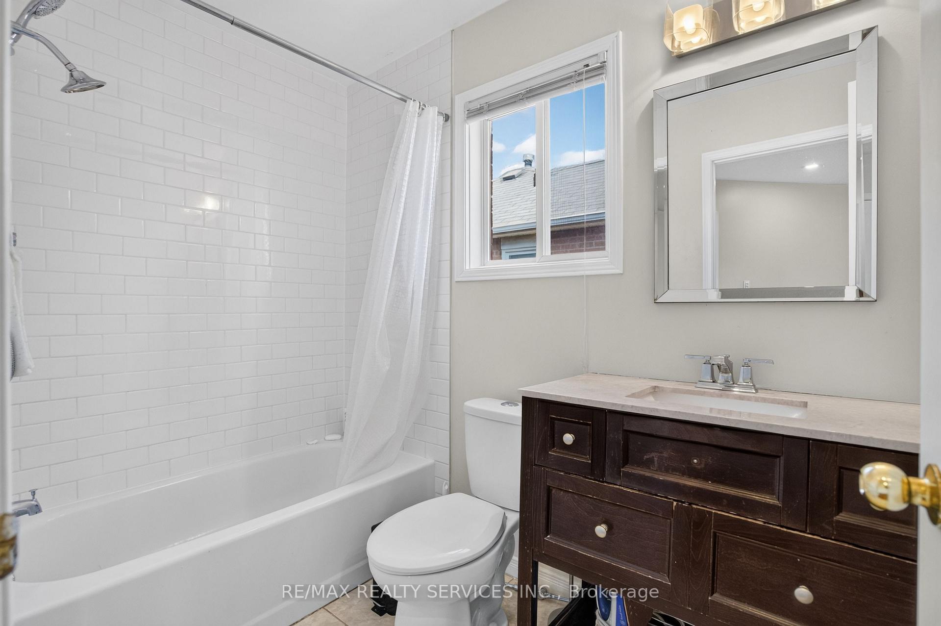 Photo 30 of 2153 Oak Bliss Crescent, Oakville, West Oak Trails — HOMEH