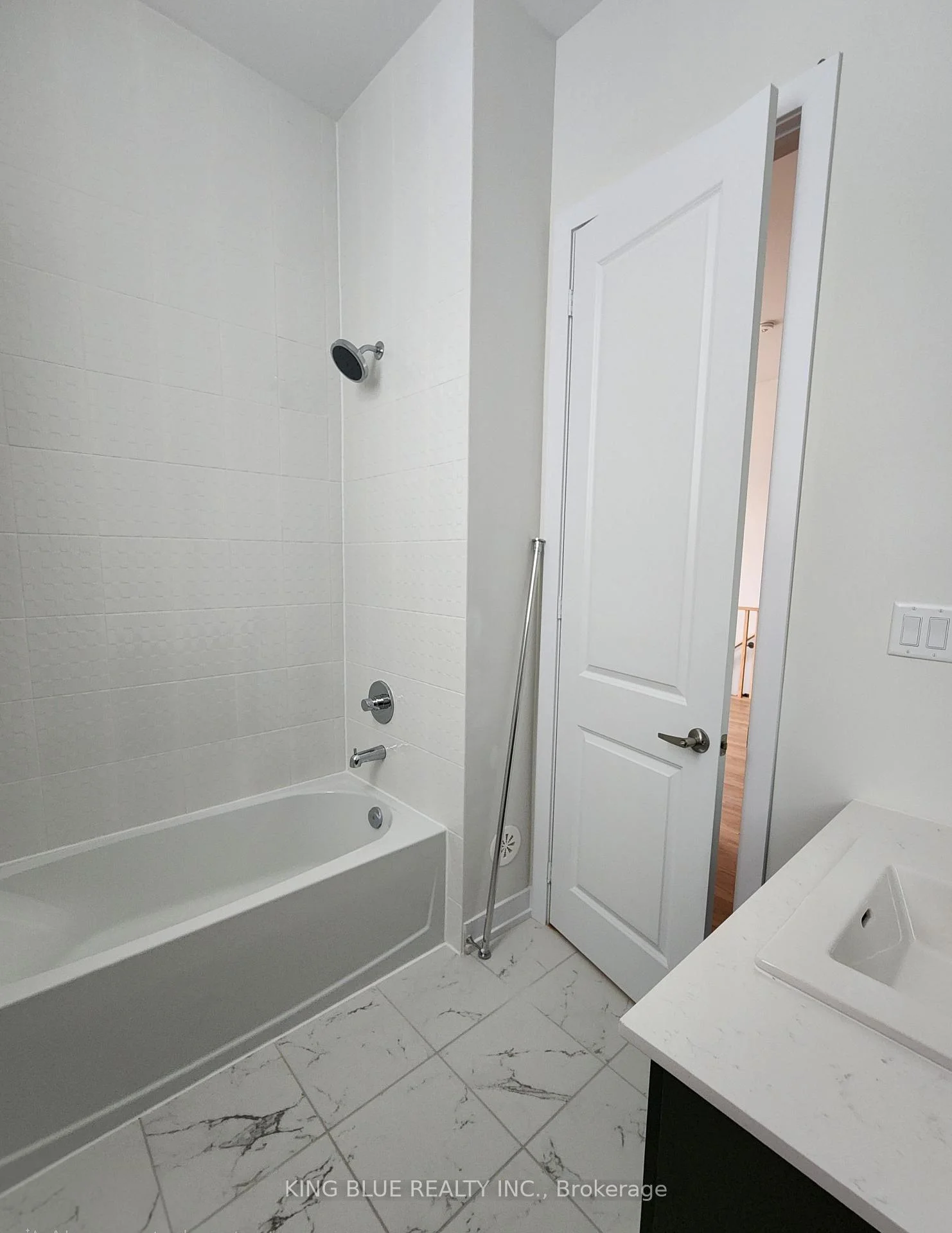 Photo 7 of 597 Riverlands Avenue, Markham, Cornell — HOMEH