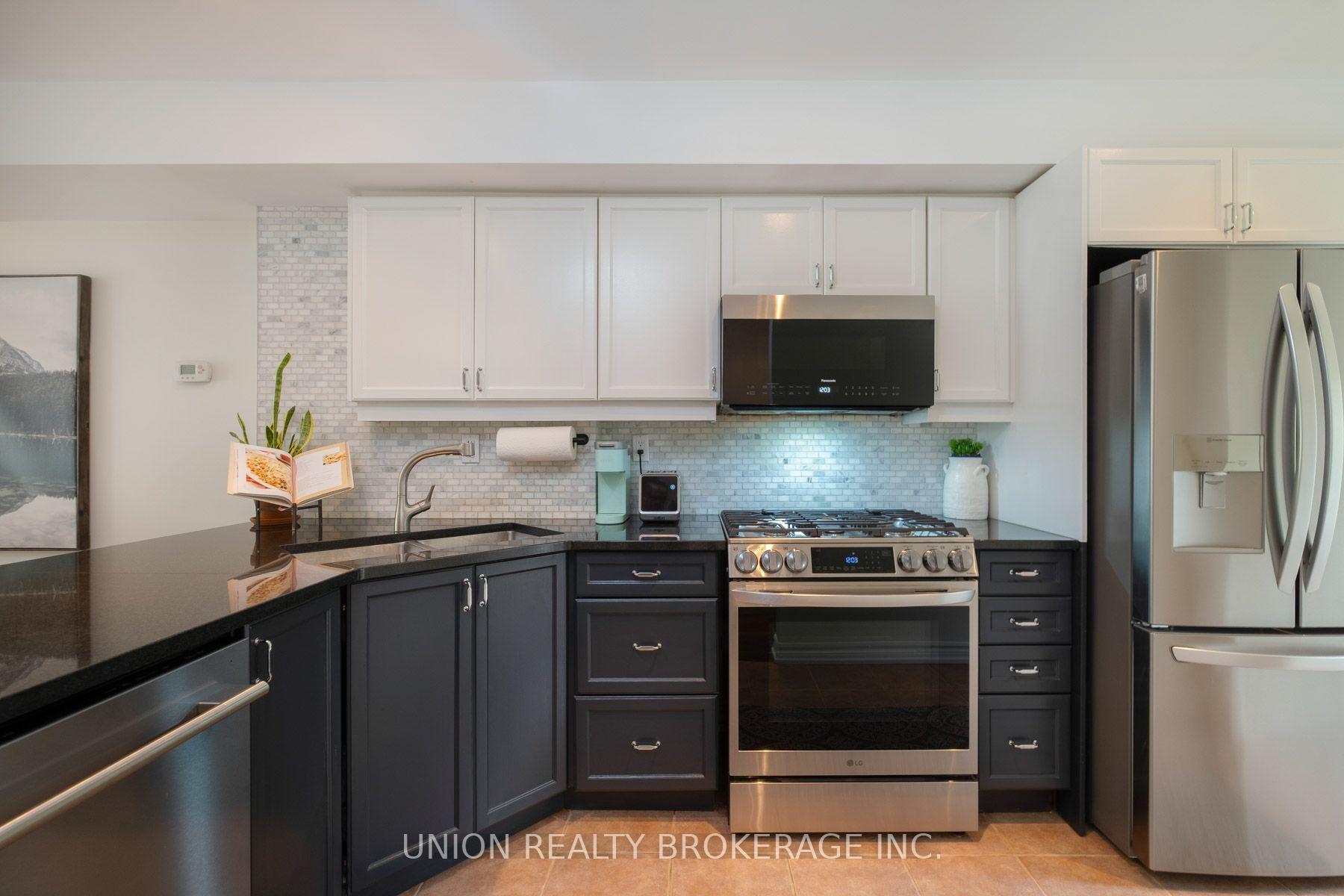 Photo 11 of 477 Rhodes Avenue, Toronto, Greenwood-Coxwell — HOMEH