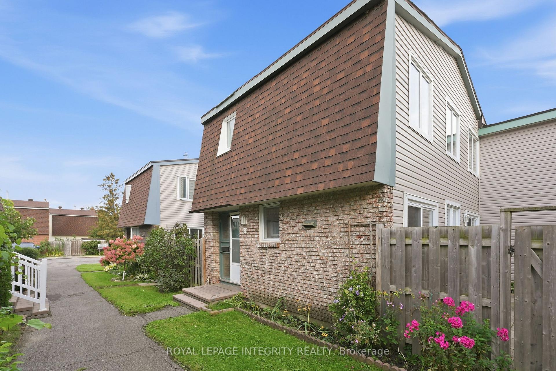 Photo 3 of Unit 30, 2057 Jasmine Crescent, Ottawa, Beacon Hill South — HOMEH