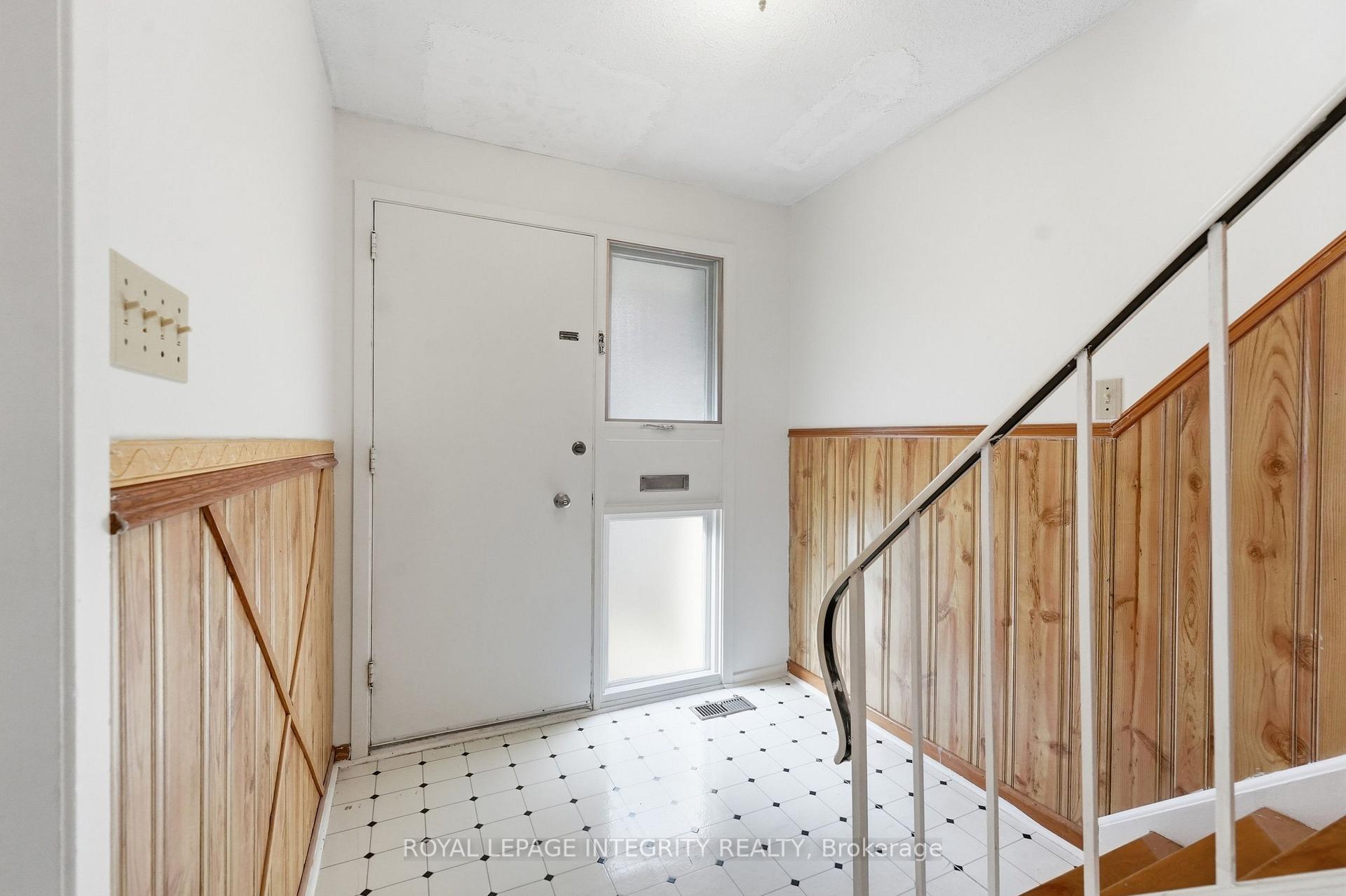 Photo 5 of Unit 30, 2057 Jasmine Crescent, Ottawa, Beacon Hill South — HOMEH