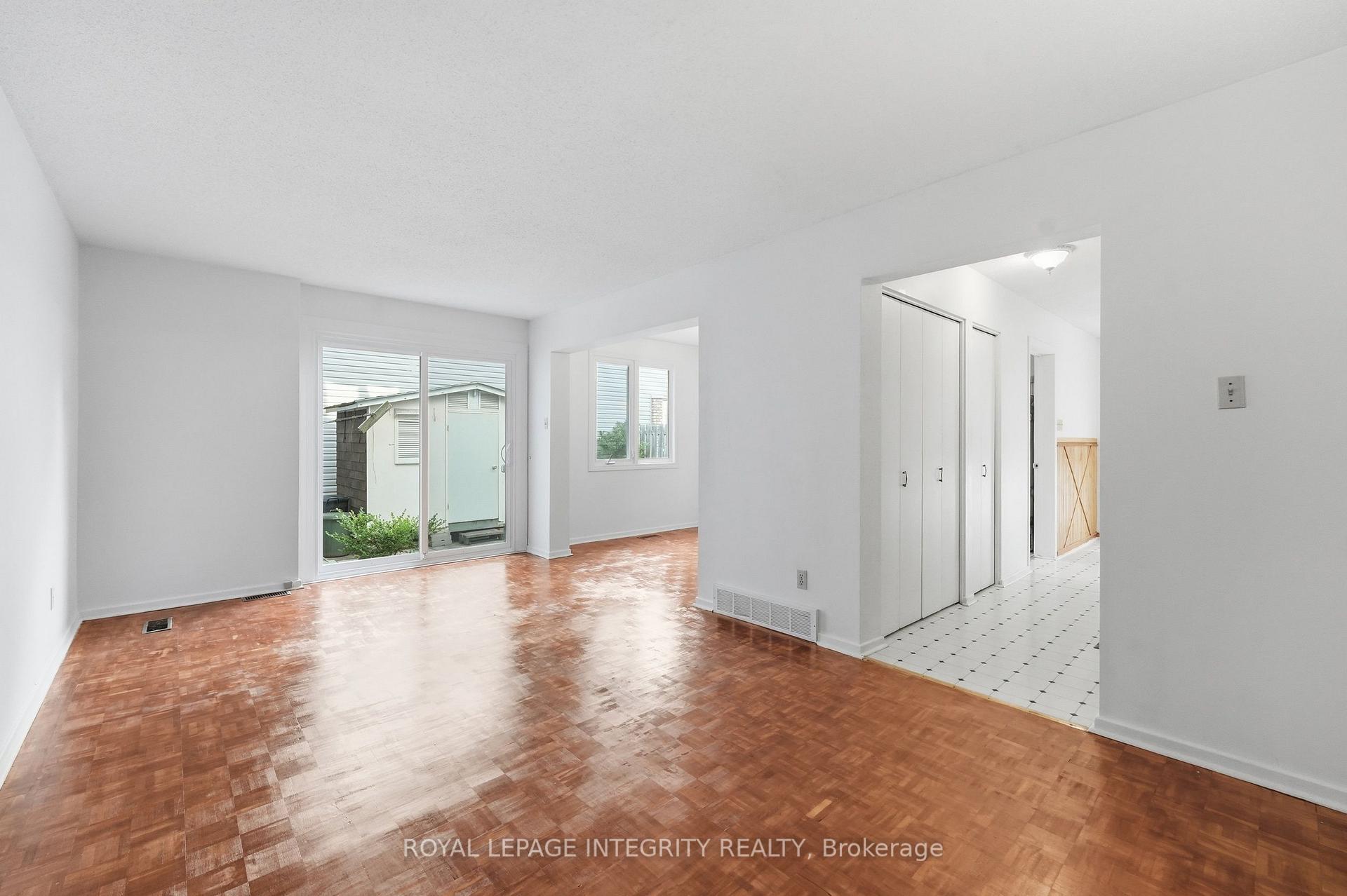Photo 7 of Unit 30, 2057 Jasmine Crescent, Ottawa, Beacon Hill South — HOMEH