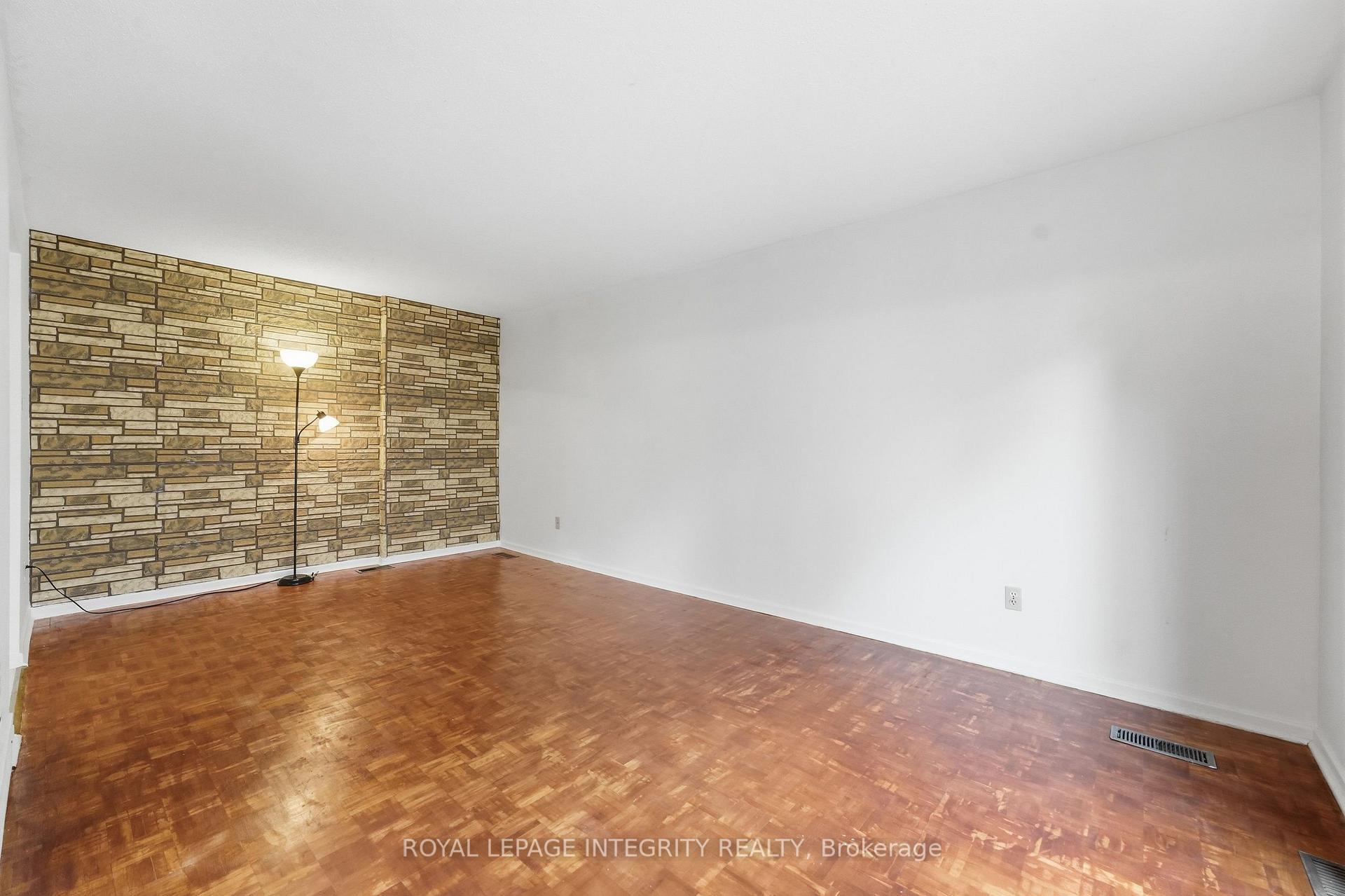 Photo 10 of Unit 30, 2057 Jasmine Crescent, Ottawa, Beacon Hill South — HOMEH