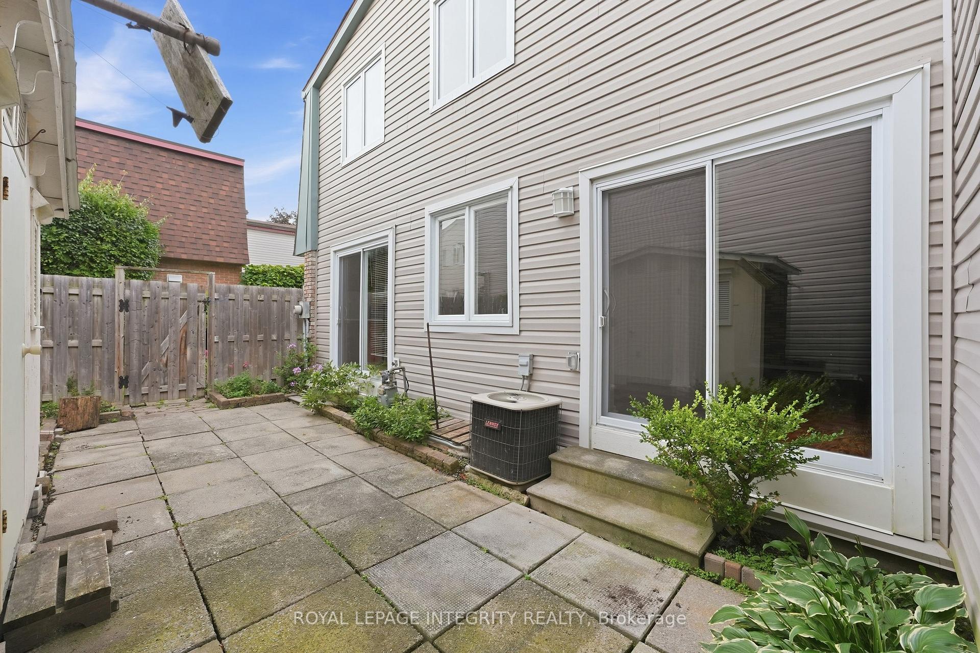 Photo 32 of Unit 30, 2057 Jasmine Crescent, Ottawa, Beacon Hill South — HOMEH