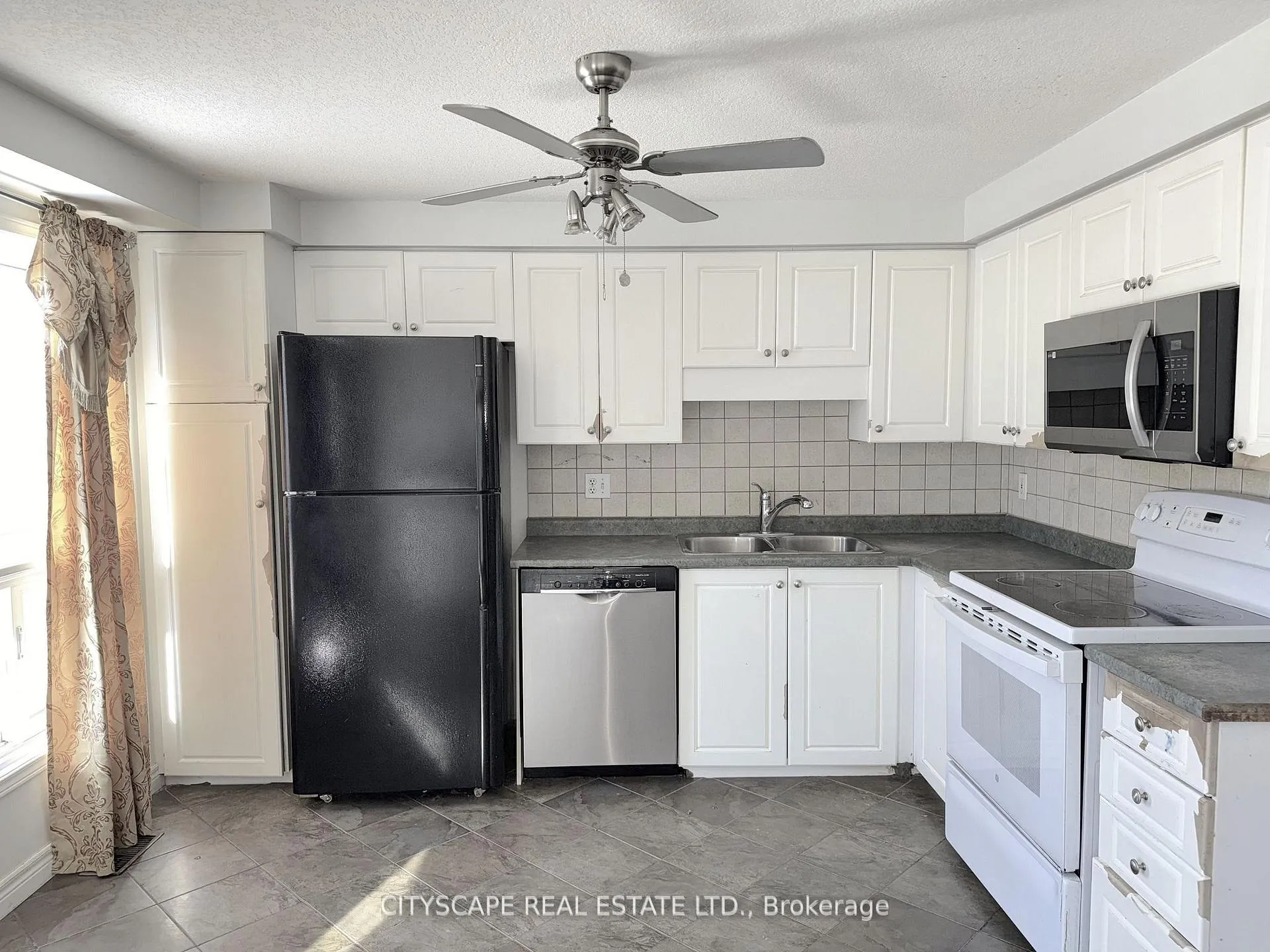 Photo 7 of 91 Donnenwerth Drive, Kitchener — HOMEH