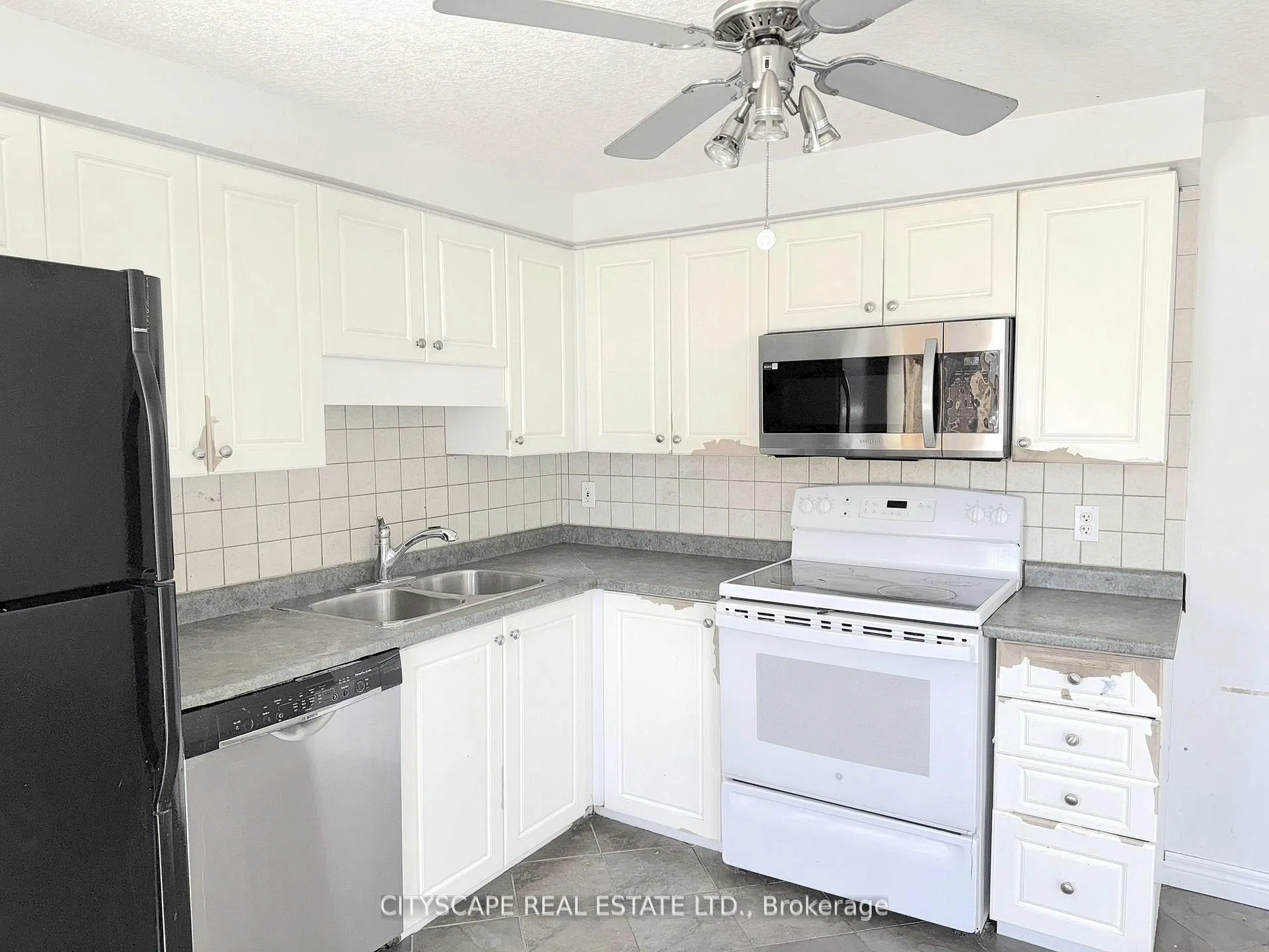 Photo 8 of 91 Donnenwerth Drive, Kitchener — HOMEH