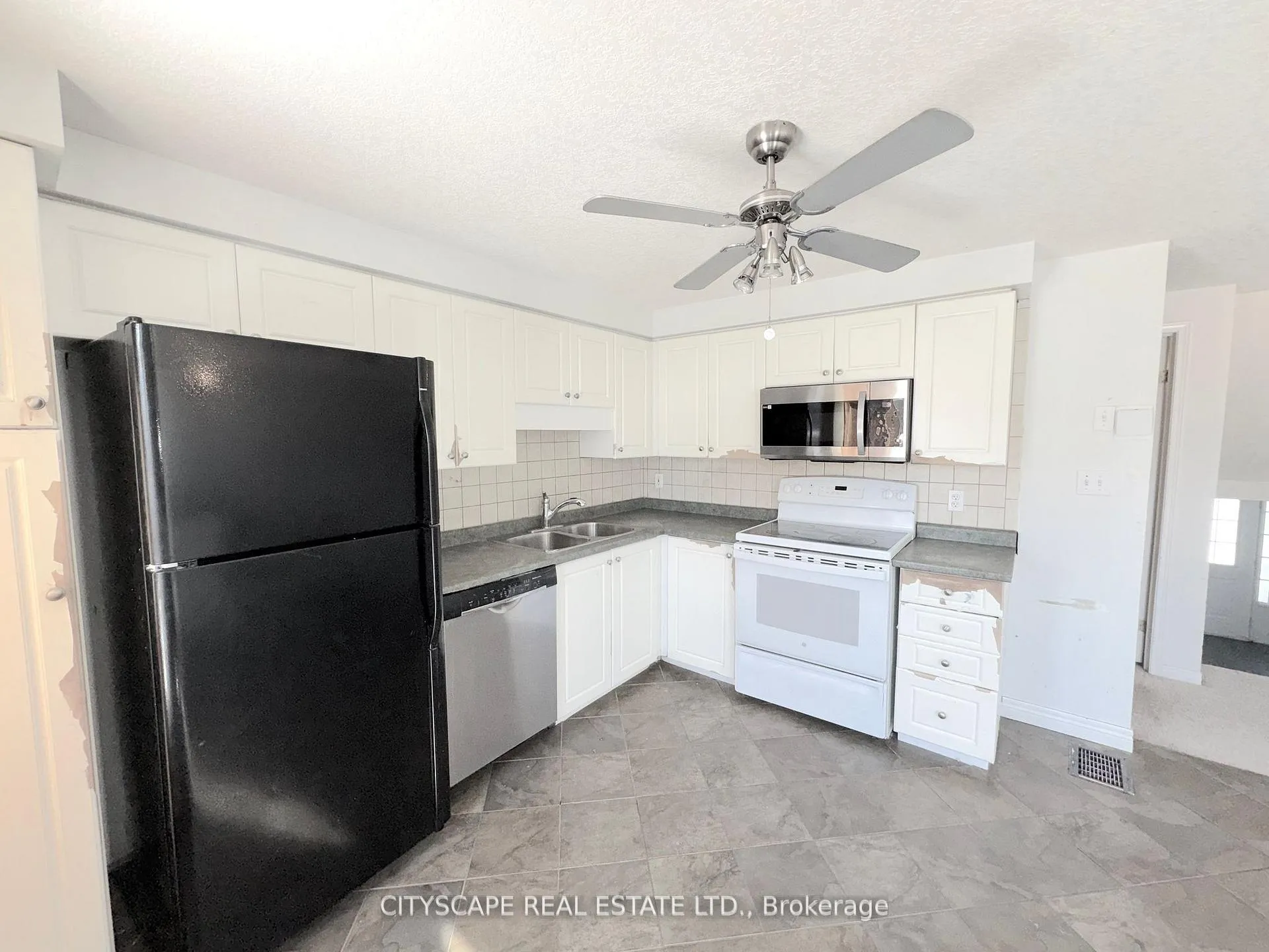 Photo 9 of 91 Donnenwerth Drive, Kitchener — HOMEH