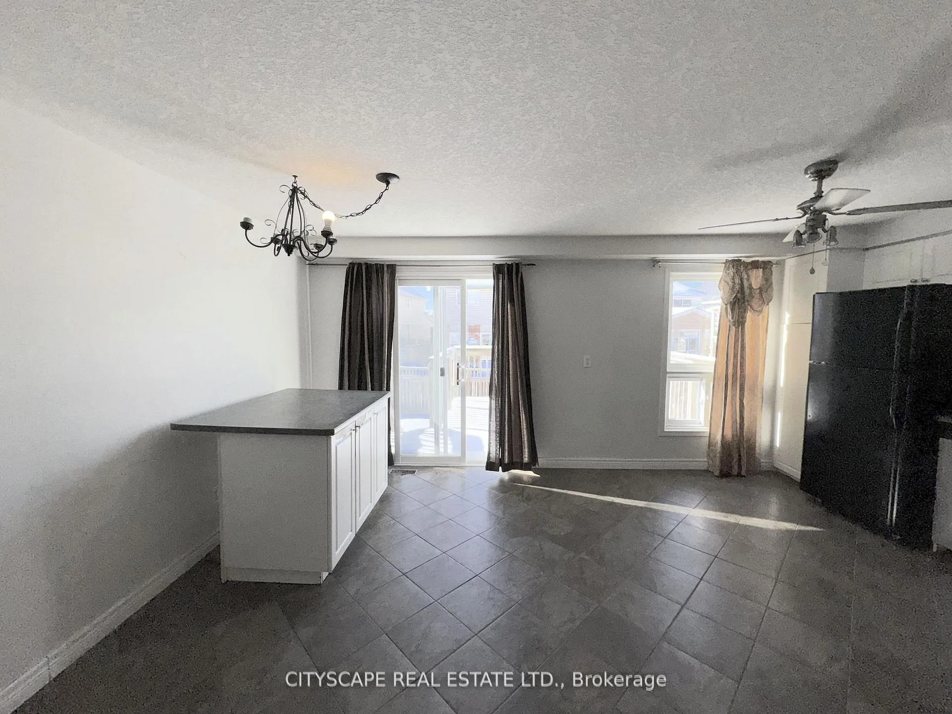 Photo 11 of 91 Donnenwerth Drive, Kitchener — HOMEH