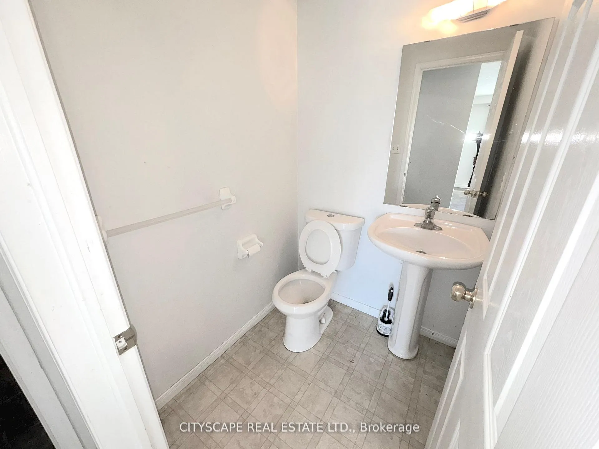Photo 12 of 91 Donnenwerth Drive, Kitchener — HOMEH
