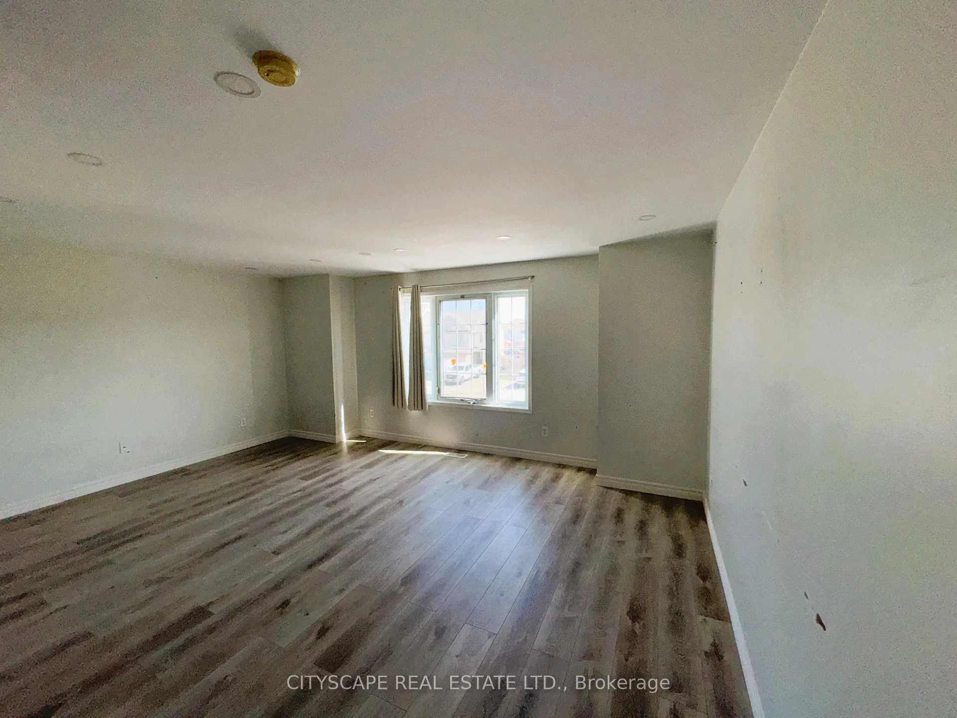 Photo 16 of 91 Donnenwerth Drive, Kitchener — HOMEH