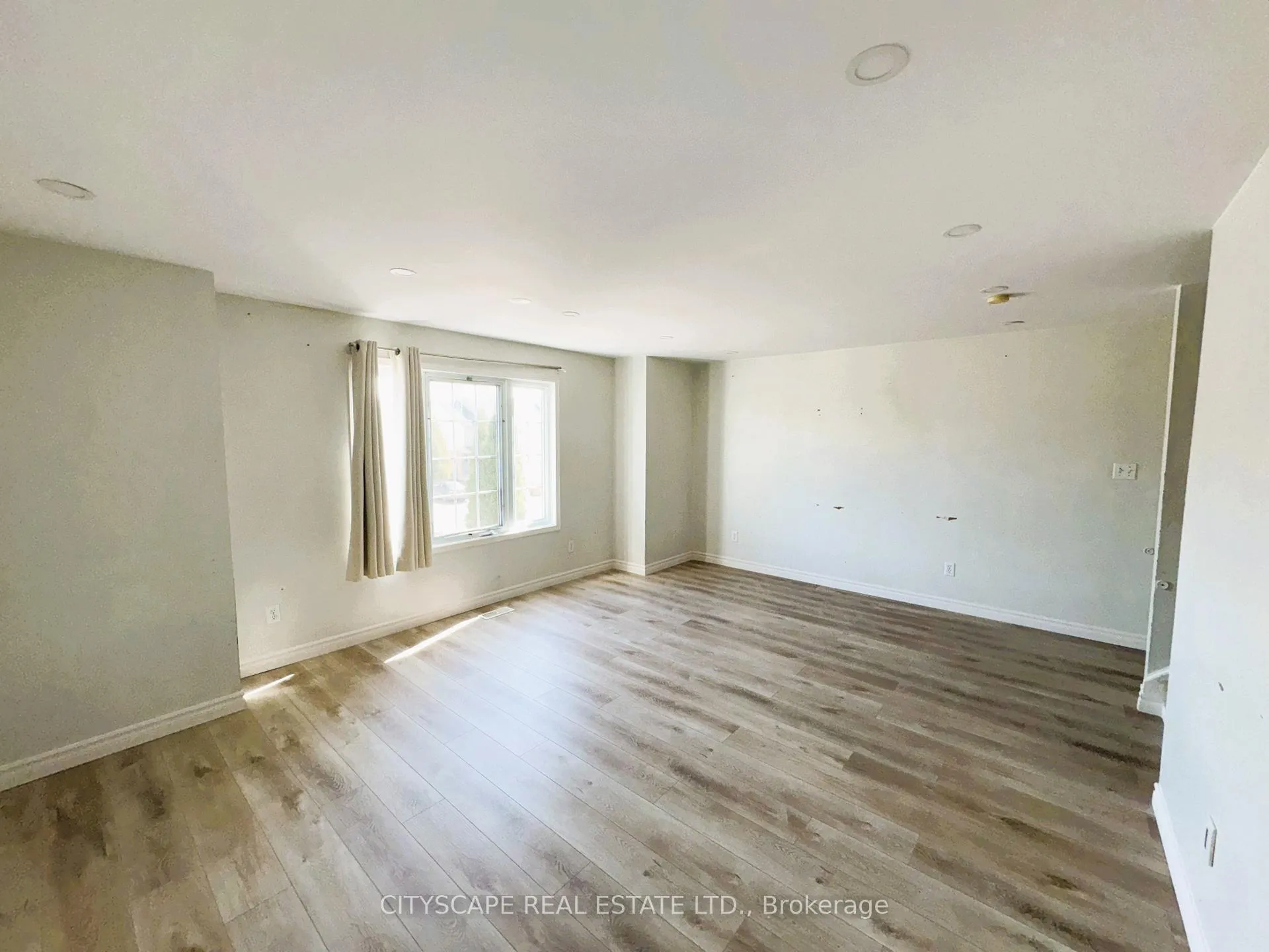 Photo 17 of 91 Donnenwerth Drive, Kitchener — HOMEH