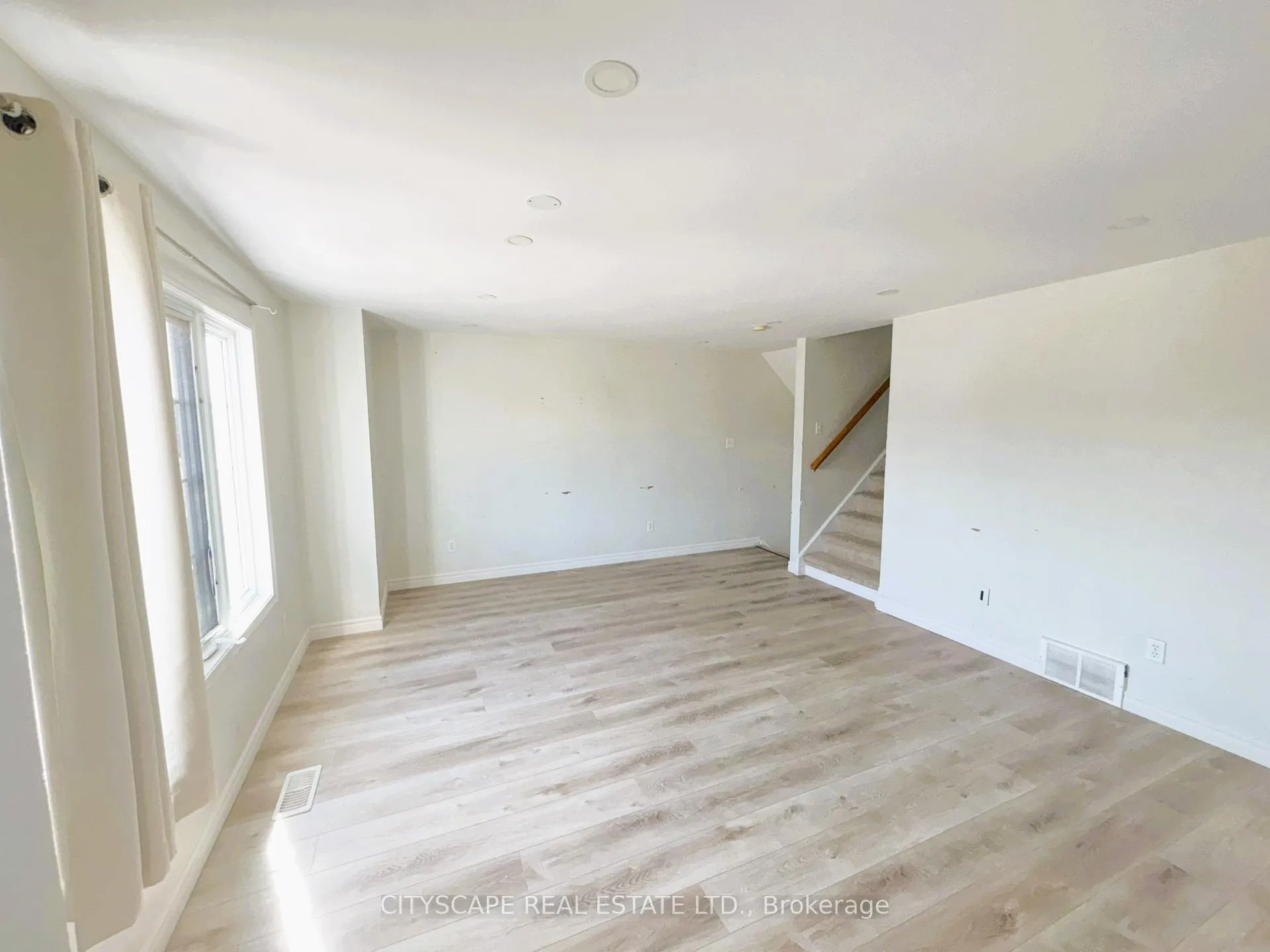 Photo 18 of 91 Donnenwerth Drive, Kitchener — HOMEH