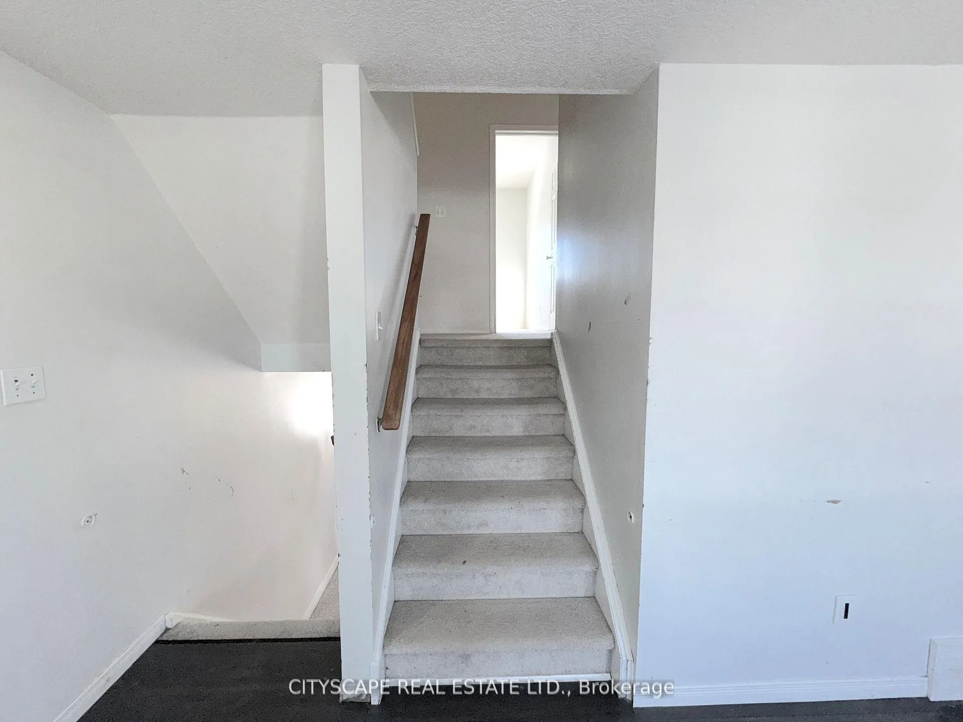 Photo 19 of 91 Donnenwerth Drive, Kitchener — HOMEH