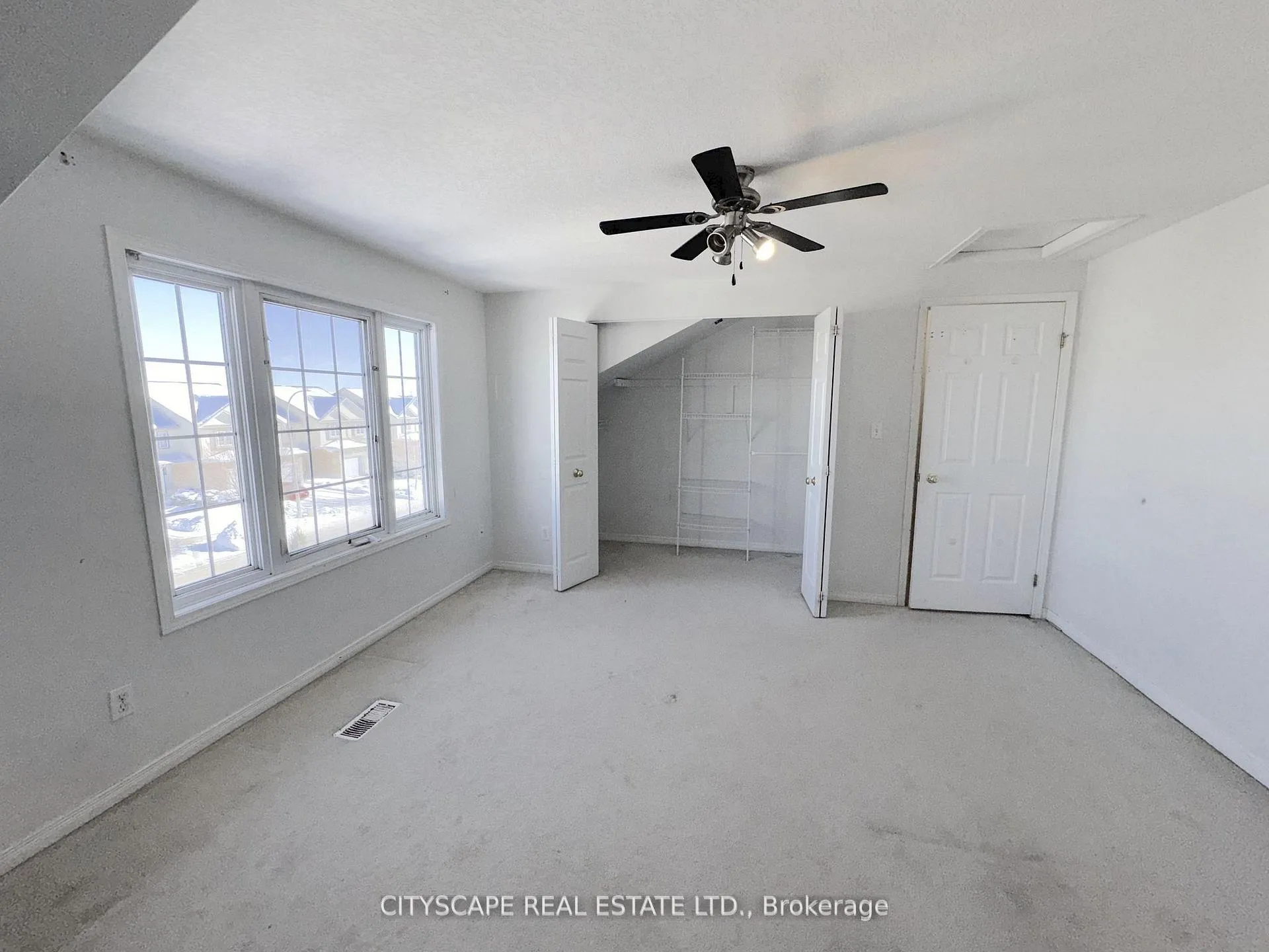 Photo 28 of 91 Donnenwerth Drive, Kitchener — HOMEH