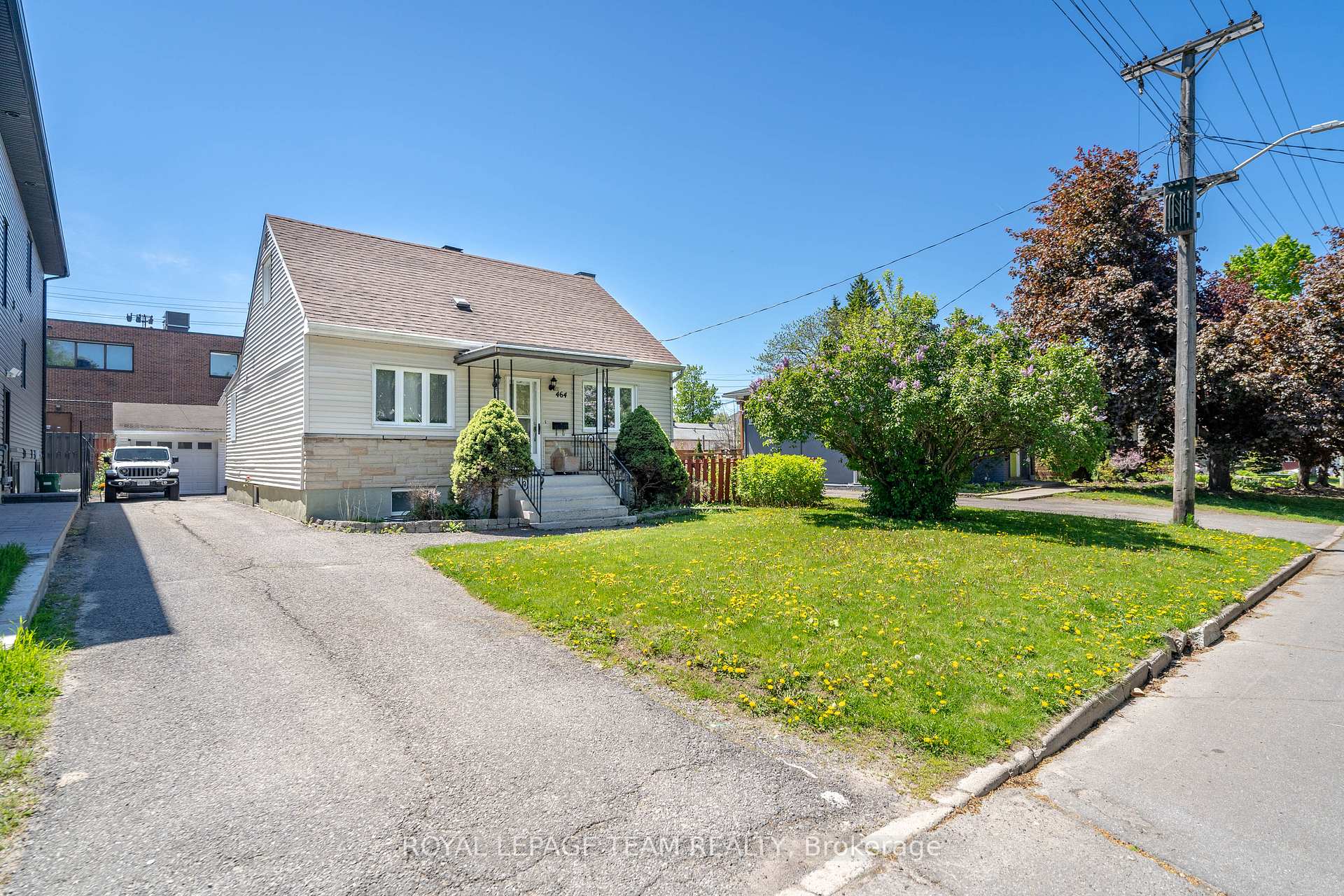 Photo 2 of 464 Mutual Street, Ottawa, Castle Heights — HOMEH