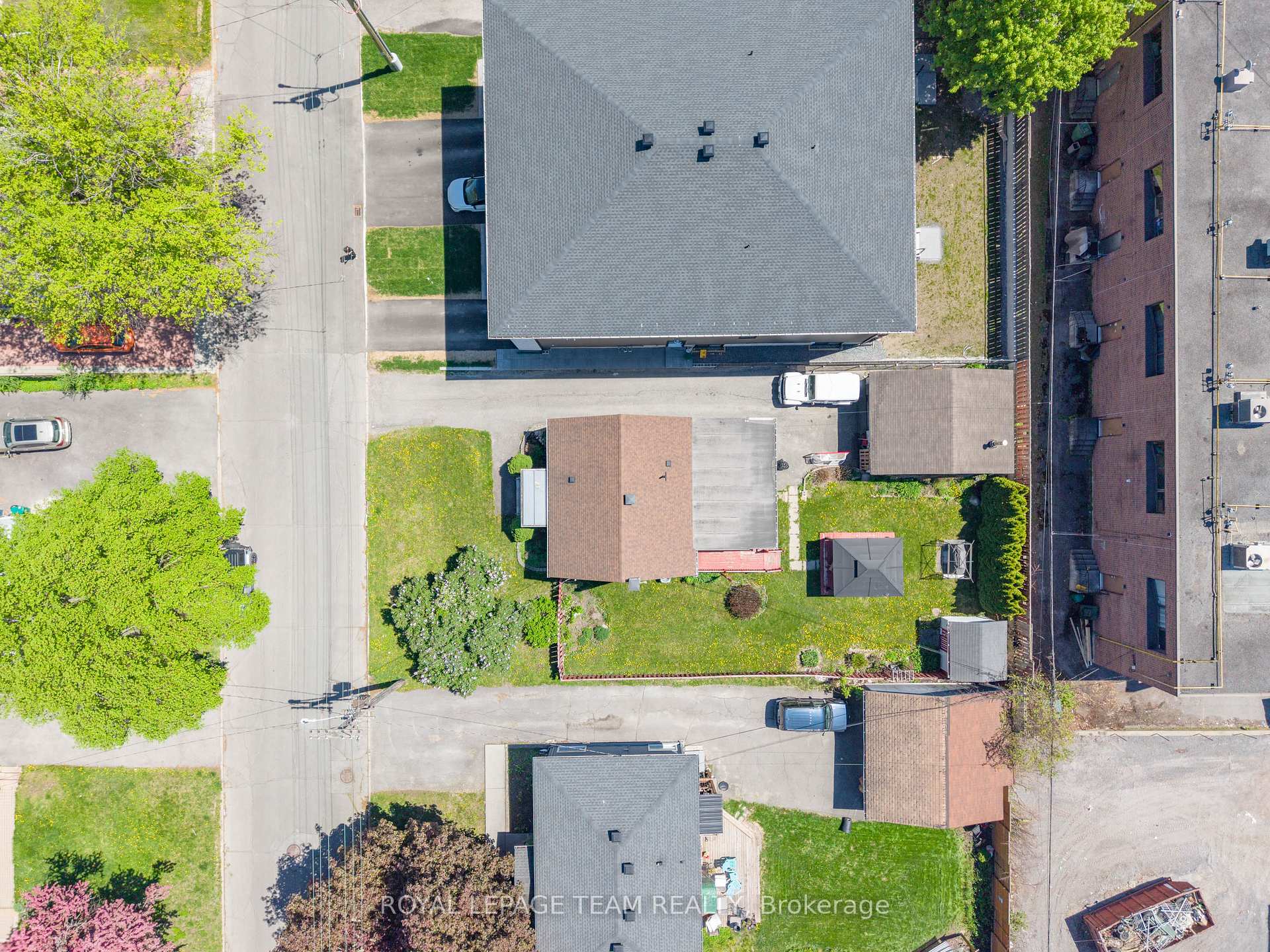 Photo 12 of 464 Mutual Street, Ottawa, Castle Heights — HOMEH