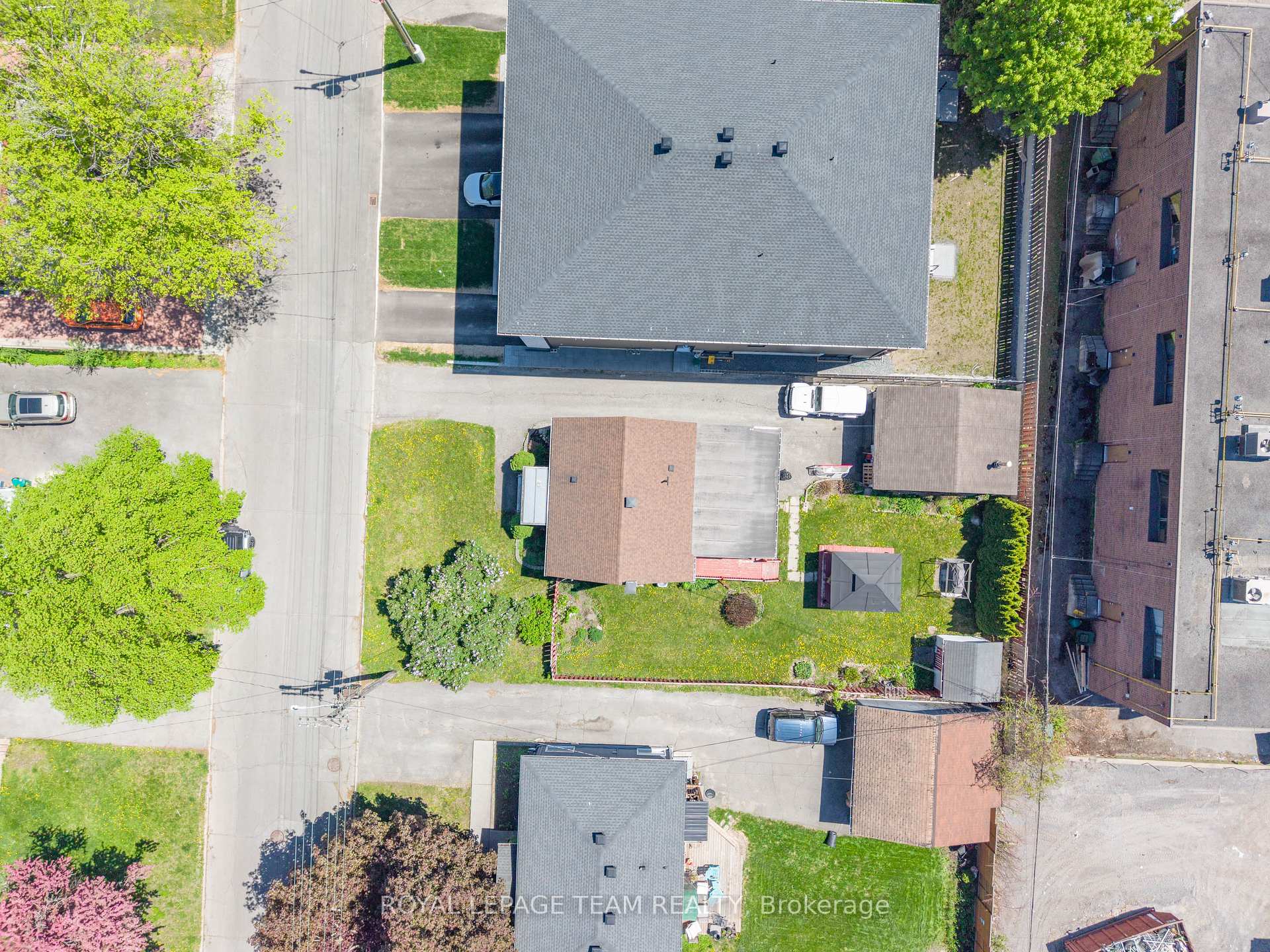 Photo 13 of 464 Mutual Street, Ottawa, Castle Heights — HOMEH
