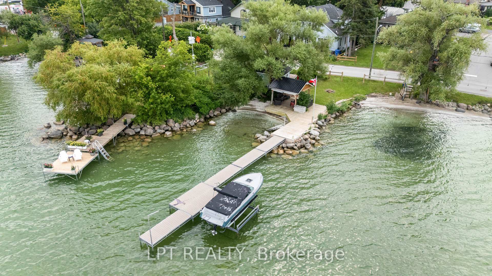 Photo 3 of 427 Lake Drive E, Georgina, Historic Lakeshore Communities — HOMEH