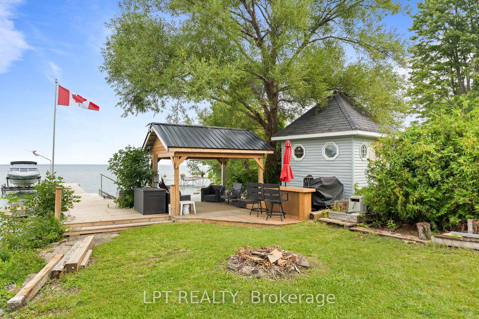 Photo 5 of 427 Lake Drive E, Georgina, Historic Lakeshore Communities — HOMEH