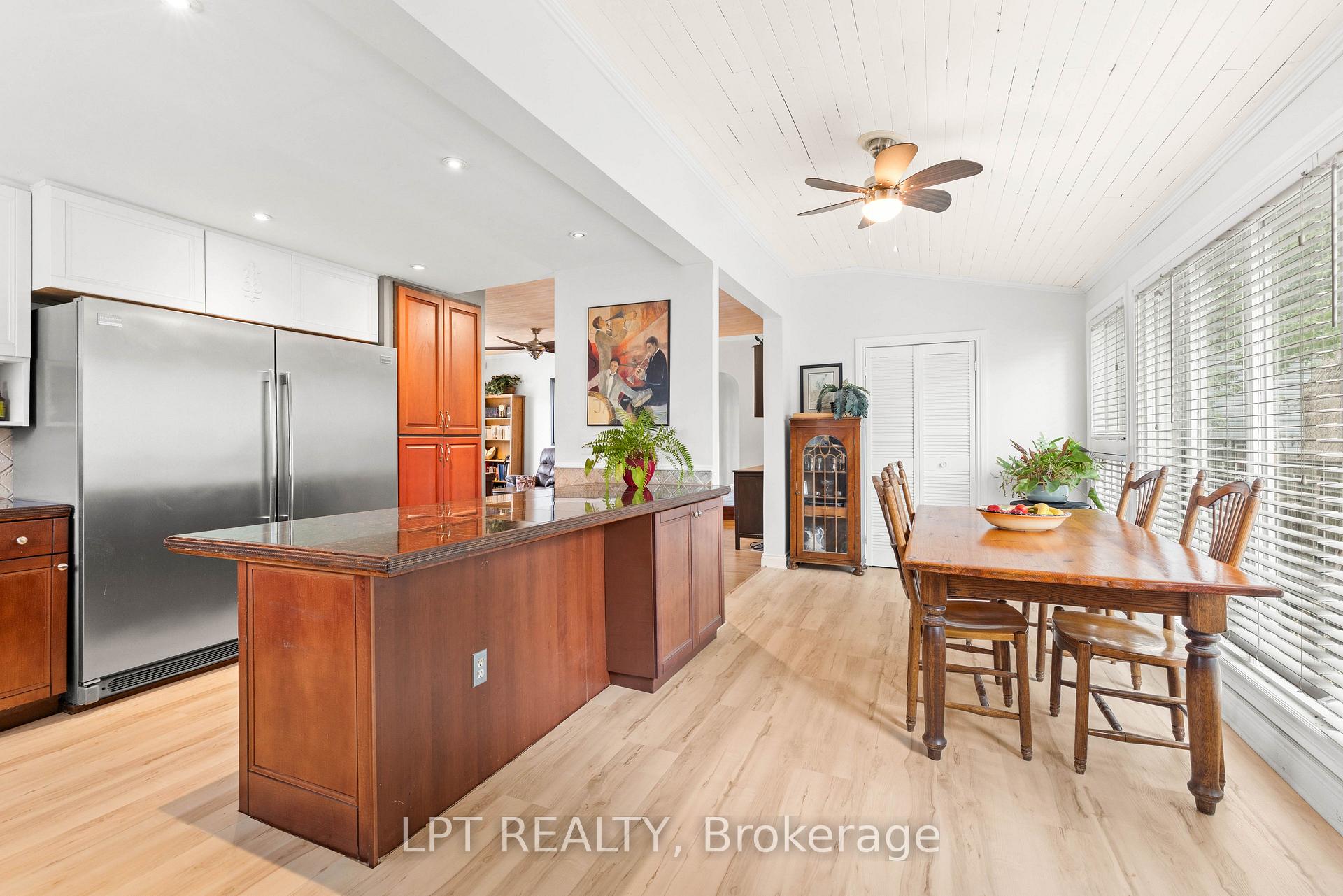 Photo 13 of 427 Lake Drive E, Georgina, Historic Lakeshore Communities — HOMEH