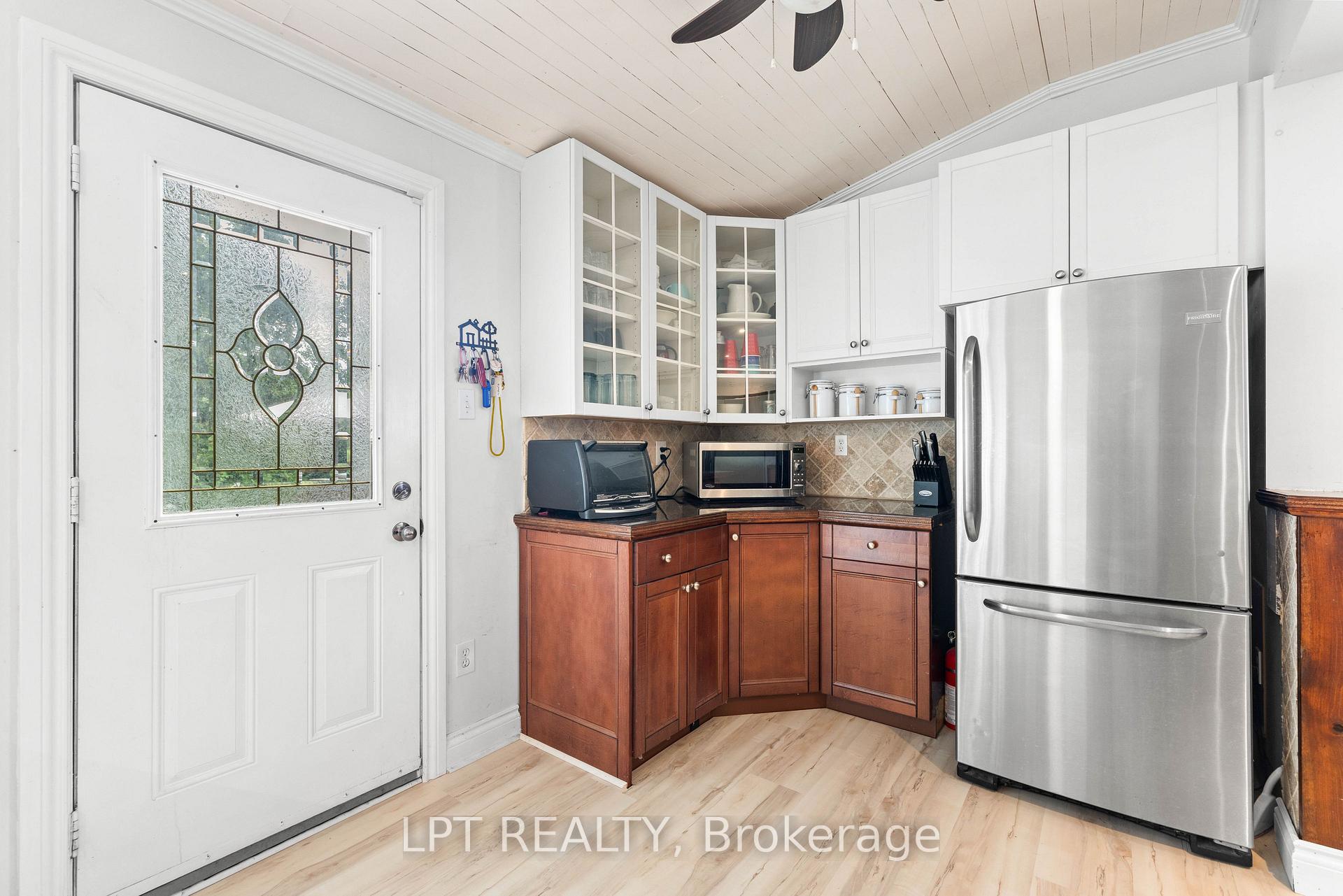 Photo 18 of 427 Lake Drive E, Georgina, Historic Lakeshore Communities — HOMEH