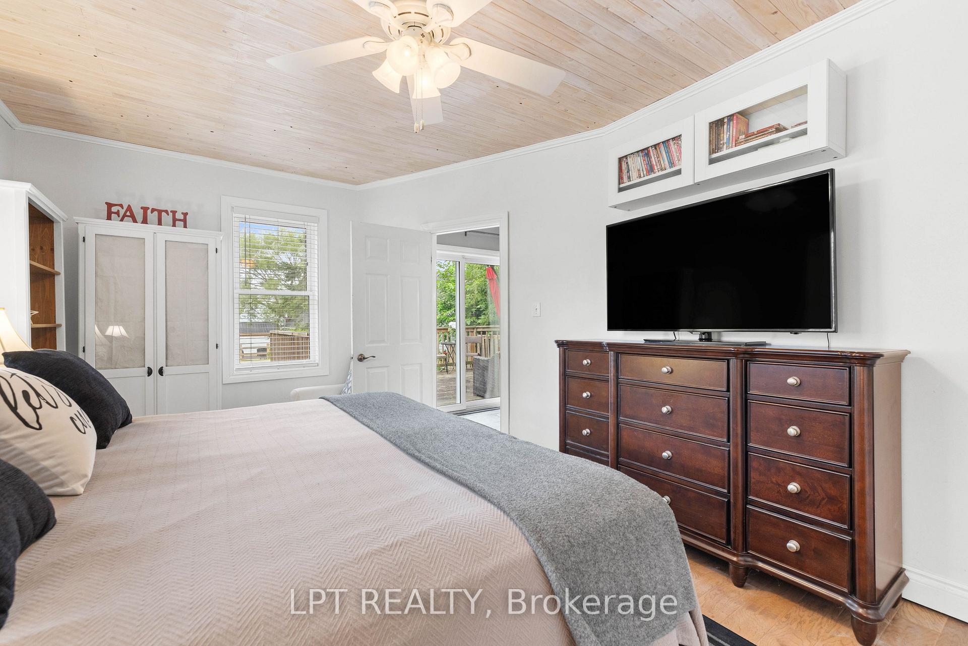 Photo 20 of 427 Lake Drive E, Georgina, Historic Lakeshore Communities — HOMEH