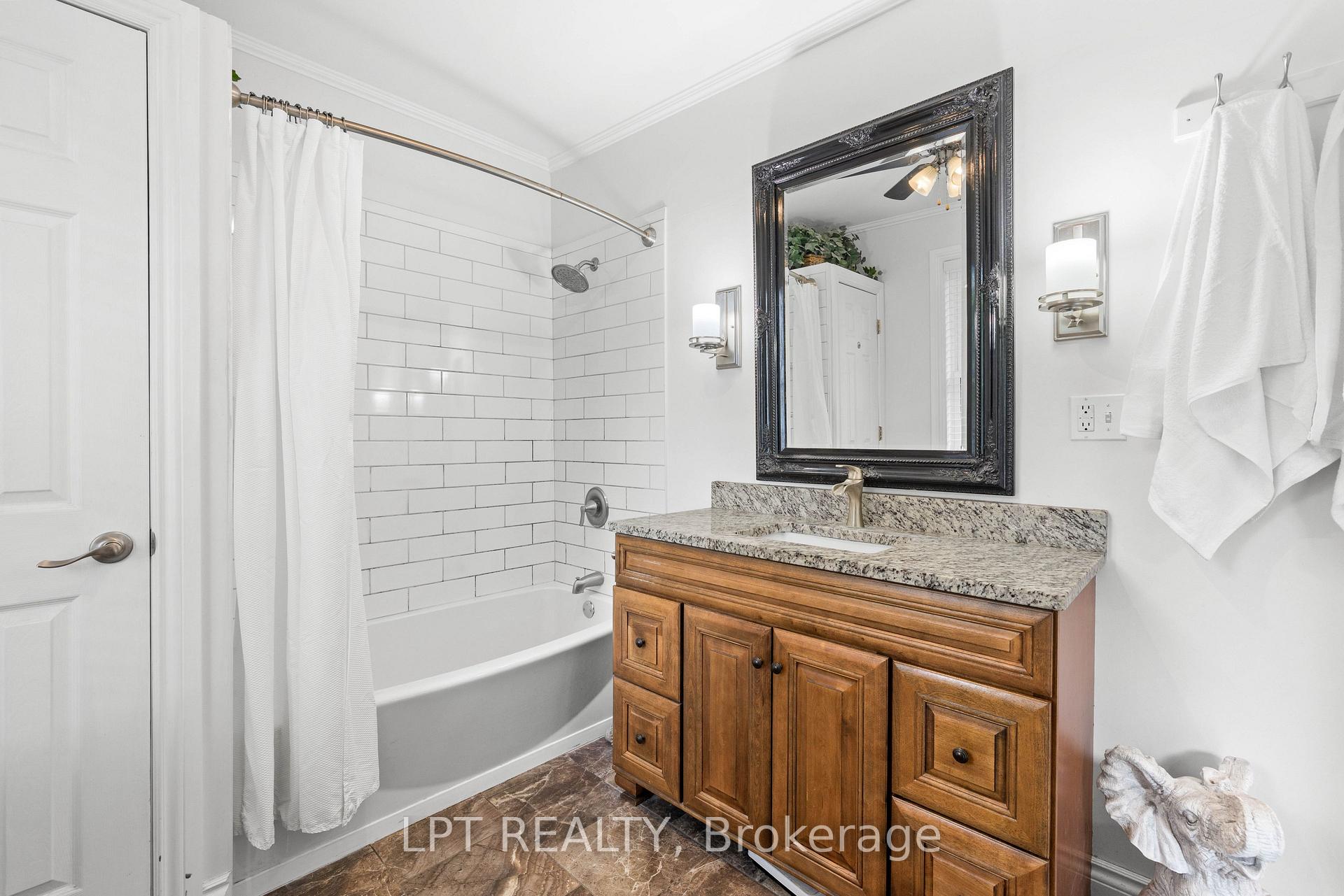 Photo 28 of 427 Lake Drive E, Georgina, Historic Lakeshore Communities — HOMEH
