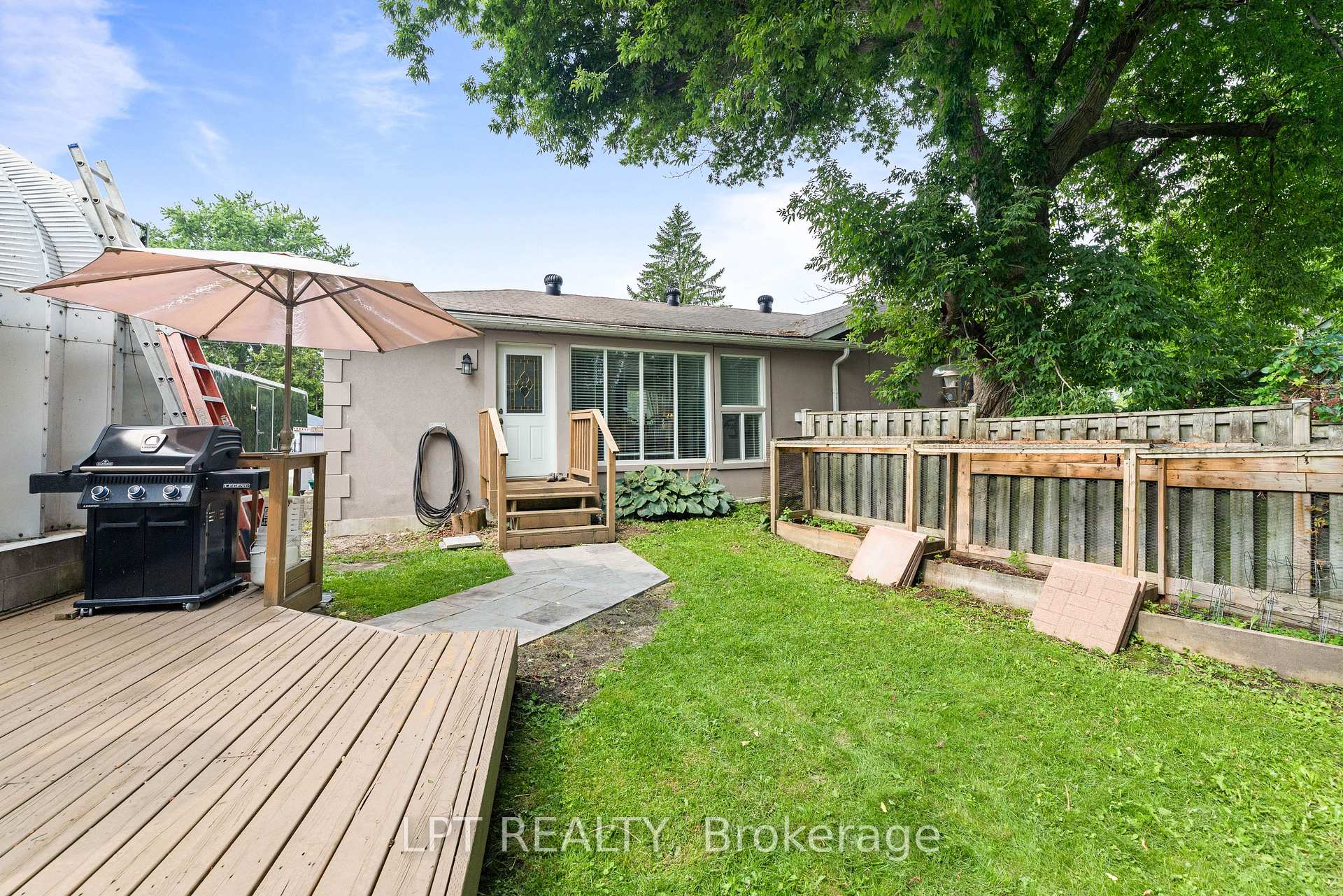 Photo 31 of 427 Lake Drive E, Georgina, Historic Lakeshore Communities — HOMEH