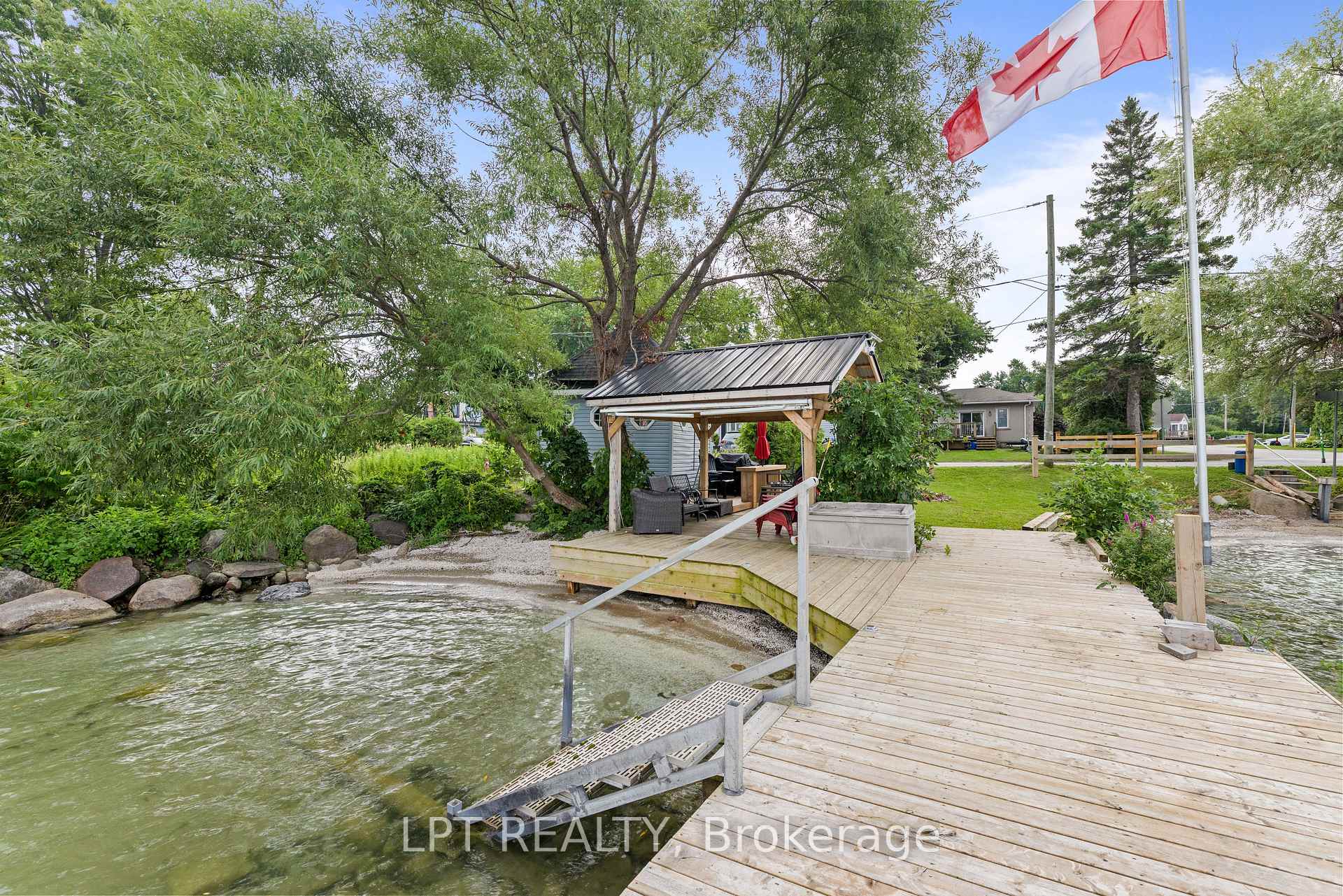 Photo 38 of 427 Lake Drive E, Georgina, Historic Lakeshore Communities — HOMEH