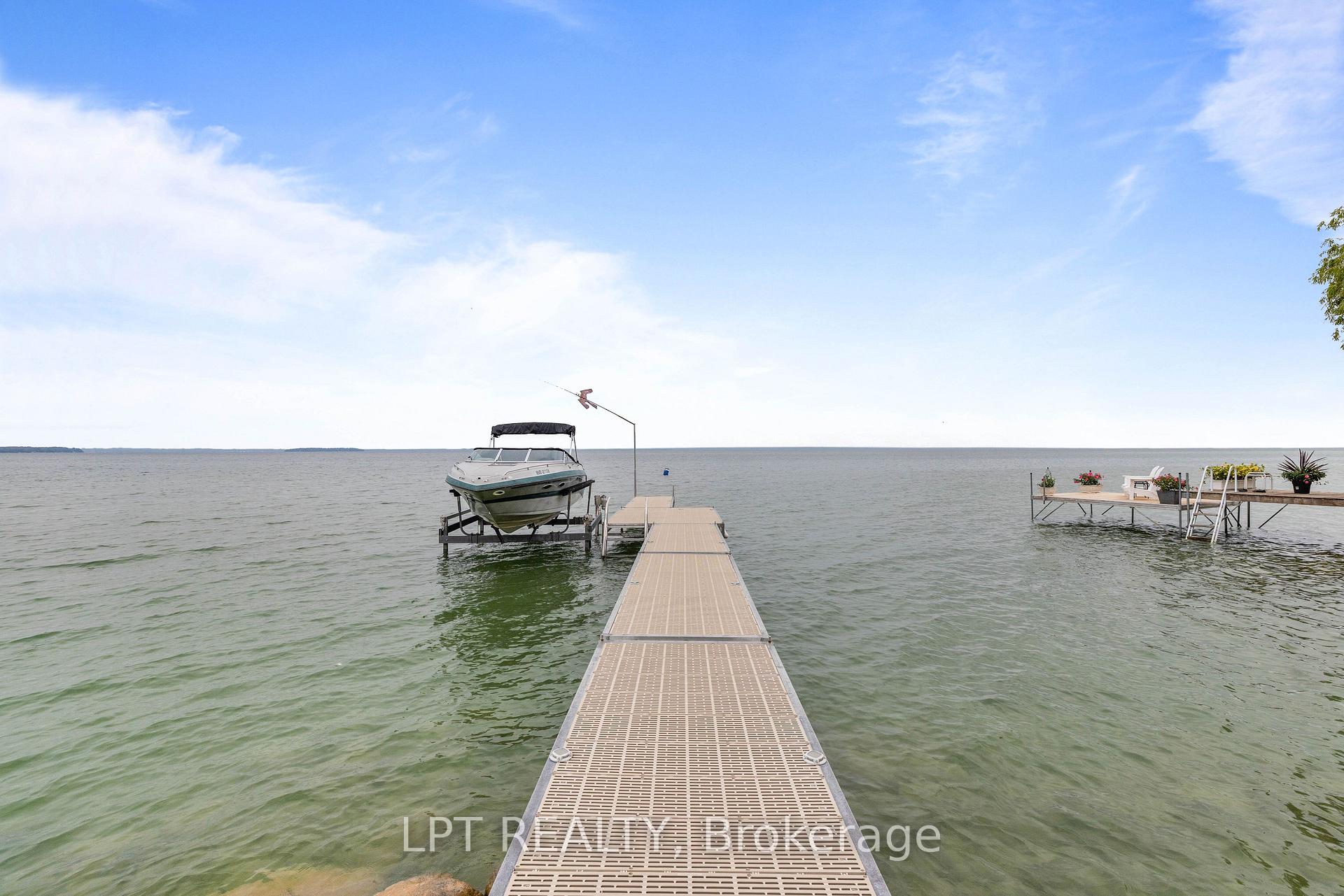 Photo 41 of 427 Lake Drive E, Georgina, Historic Lakeshore Communities — HOMEH