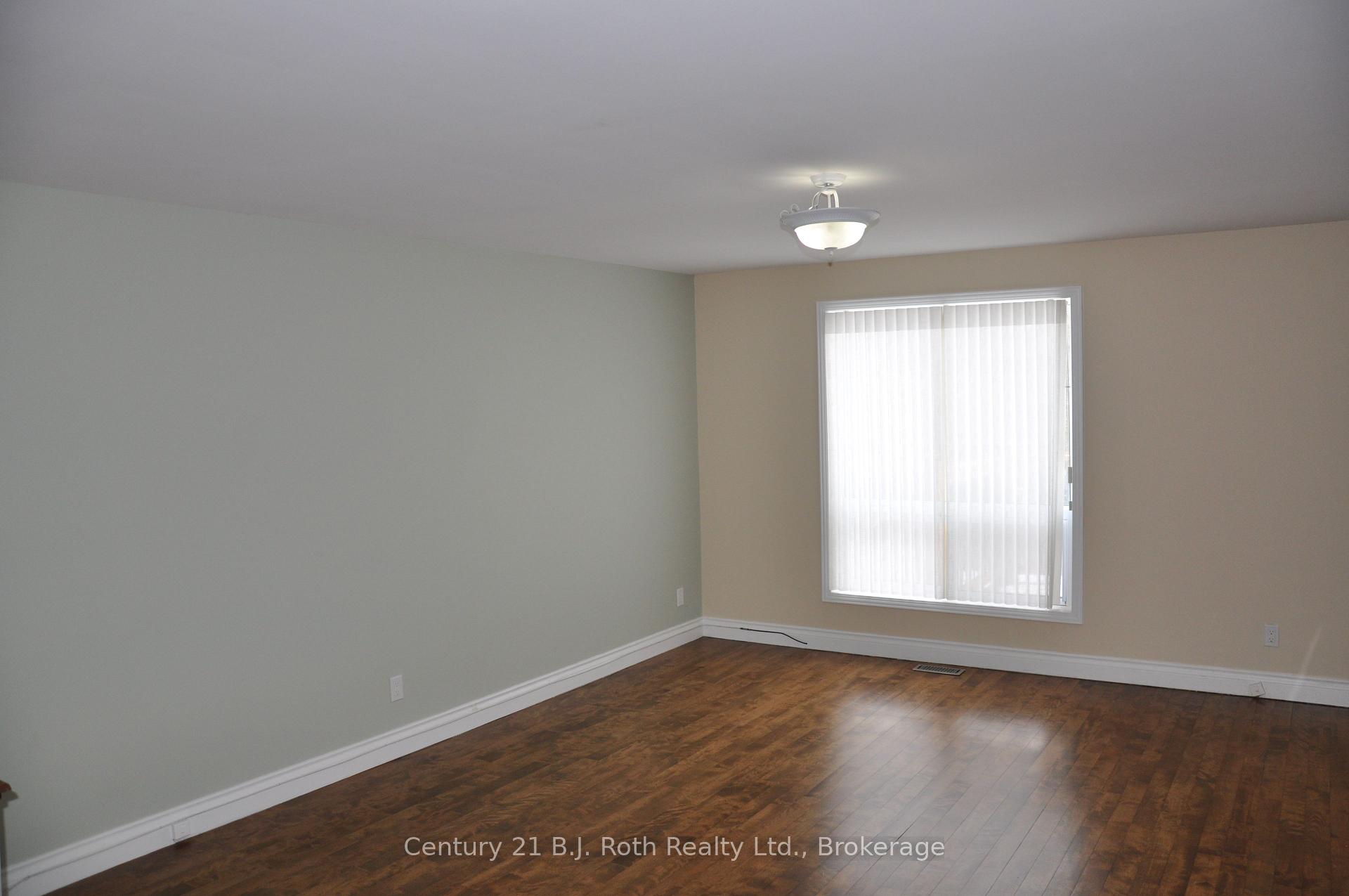 Photo 3 of 22 Free Drive, Orillia — HOMEH