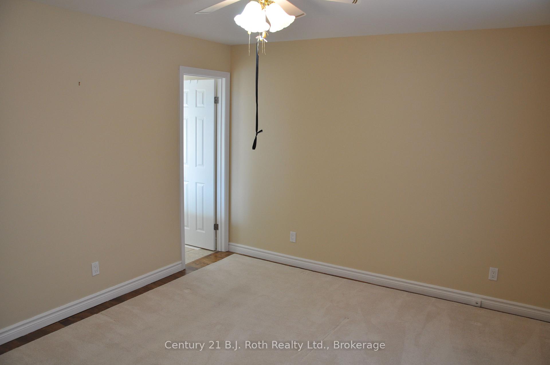 Photo 10 of 22 Free Drive, Orillia — HOMEH