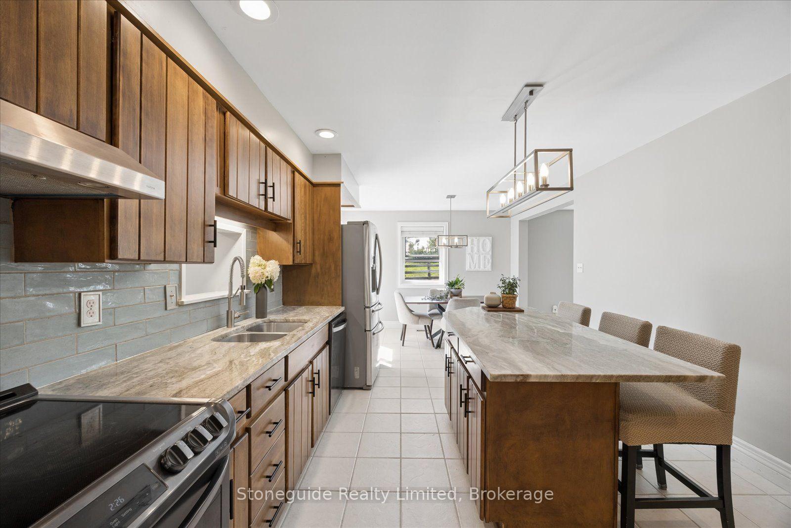 Photo 17 of 1611 Parkhill Road W, Cavan Monaghan, Cavan-Monaghan — HOMEH