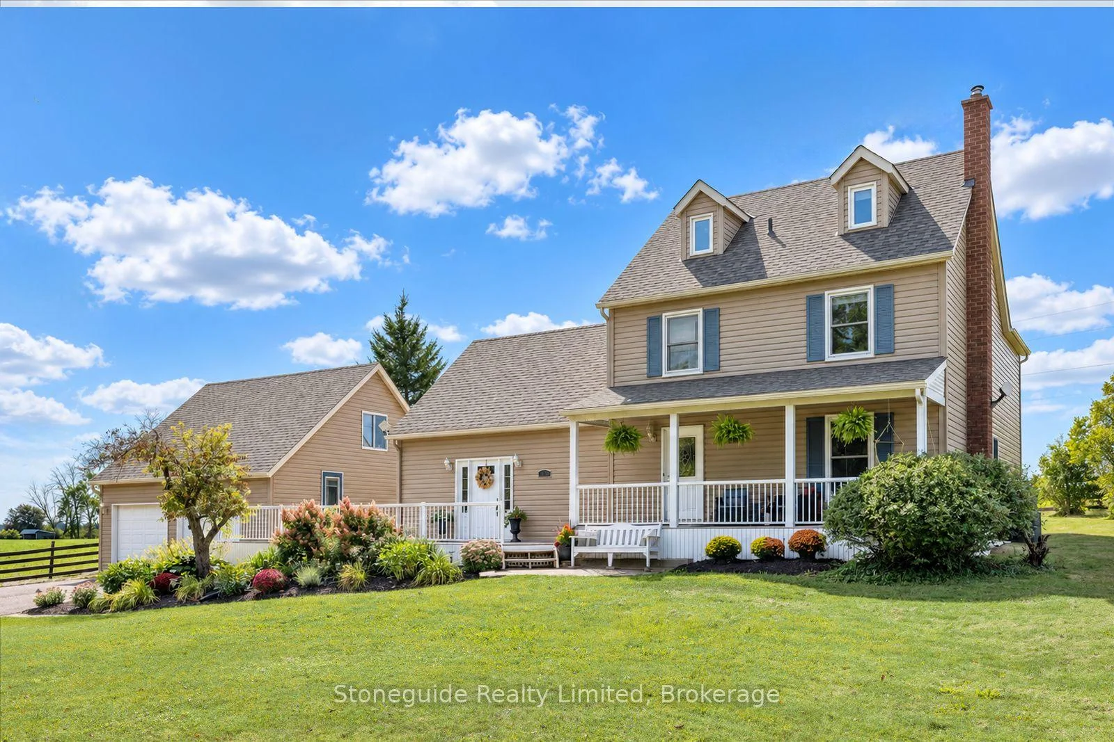 Photo of 1611 Parkhill Road W