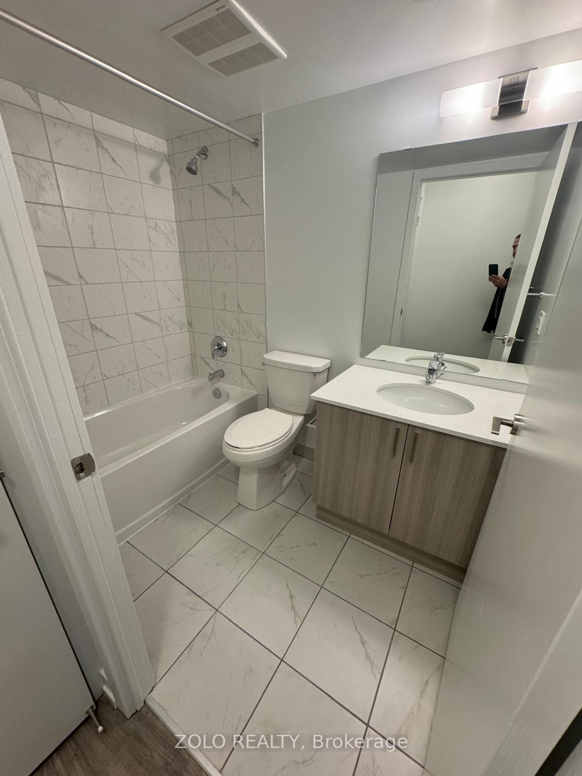 Photo 5 of 1435 Celebration Drive, Pickering, Bay Ridges — HOMEH