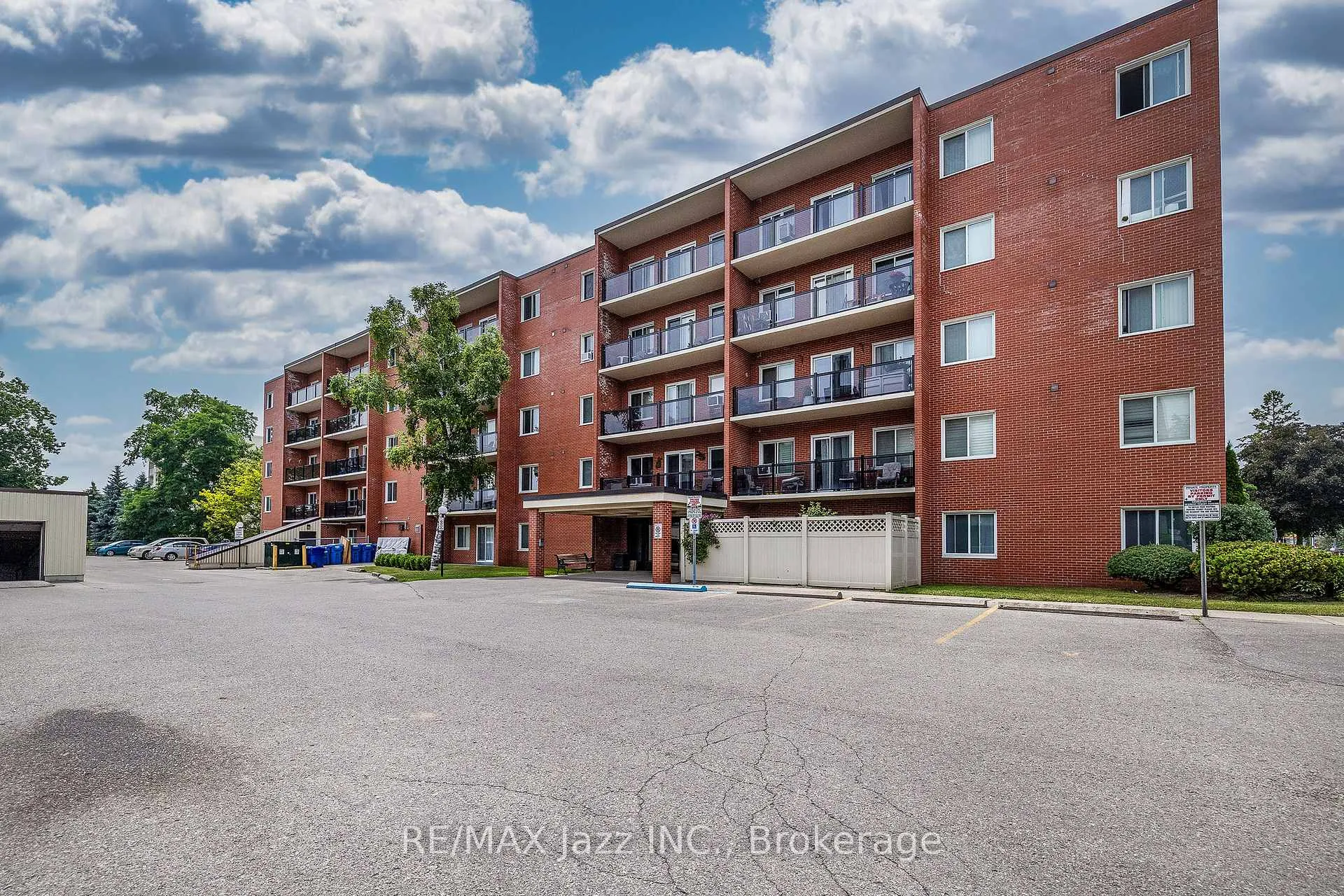 Photo of Unit 304, 131 Taunton Road E