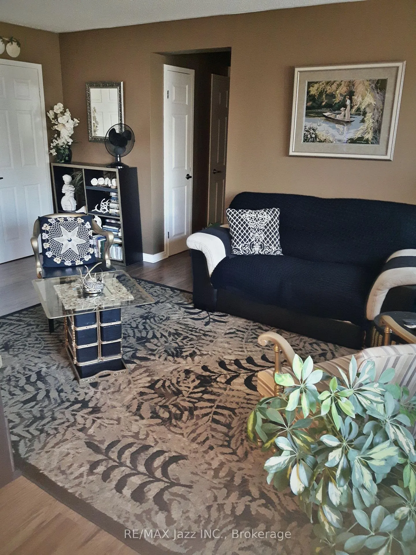 Photo 8 of Unit 304, 131 Taunton Road E, Oshawa, Centennial — HOMEH