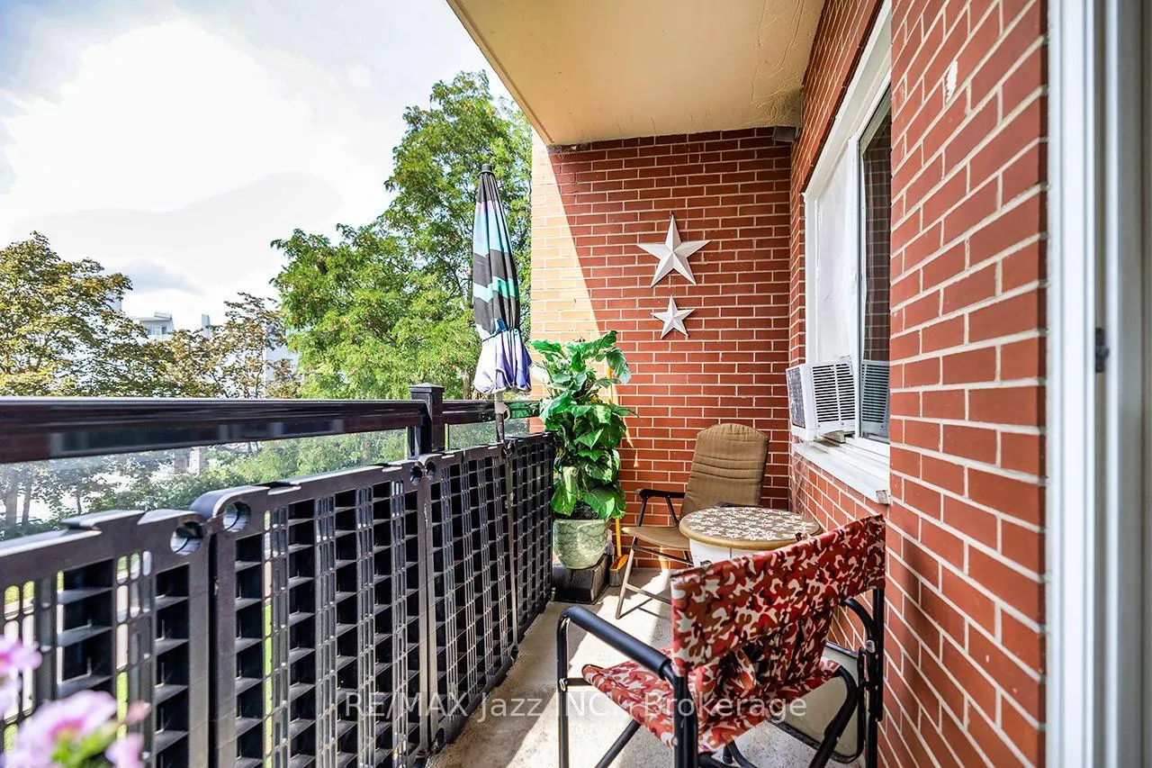 Photo 9 of Unit 304, 131 Taunton Road E, Oshawa, Centennial — HOMEH