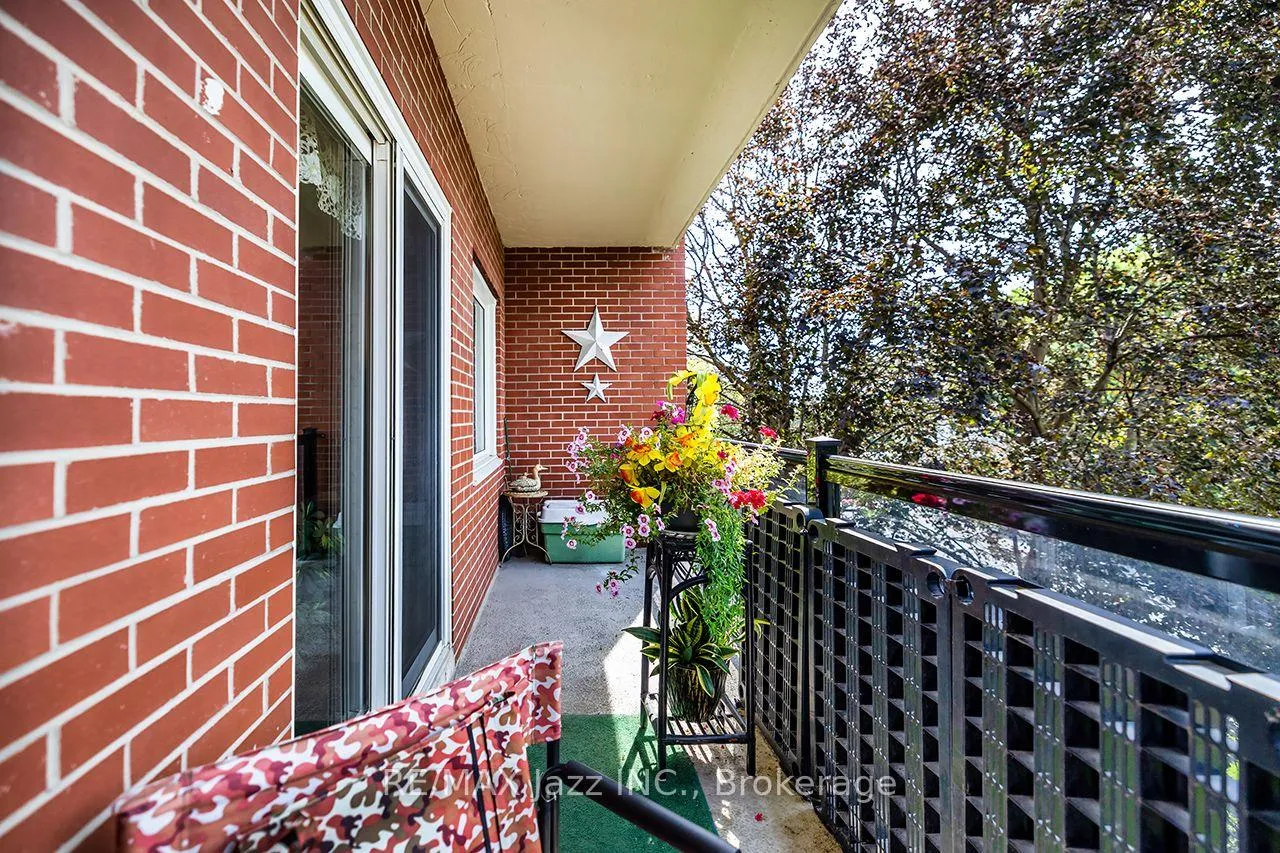 Photo 10 of Unit 304, 131 Taunton Road E, Oshawa, Centennial — HOMEH