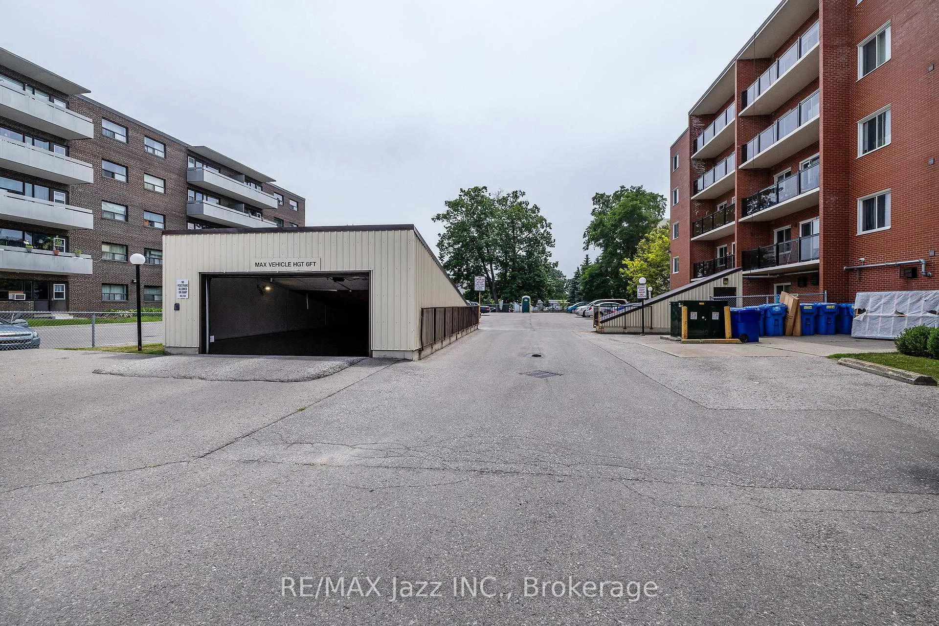 Photo 19 of Unit 304, 131 Taunton Road E, Oshawa, Centennial — HOMEH