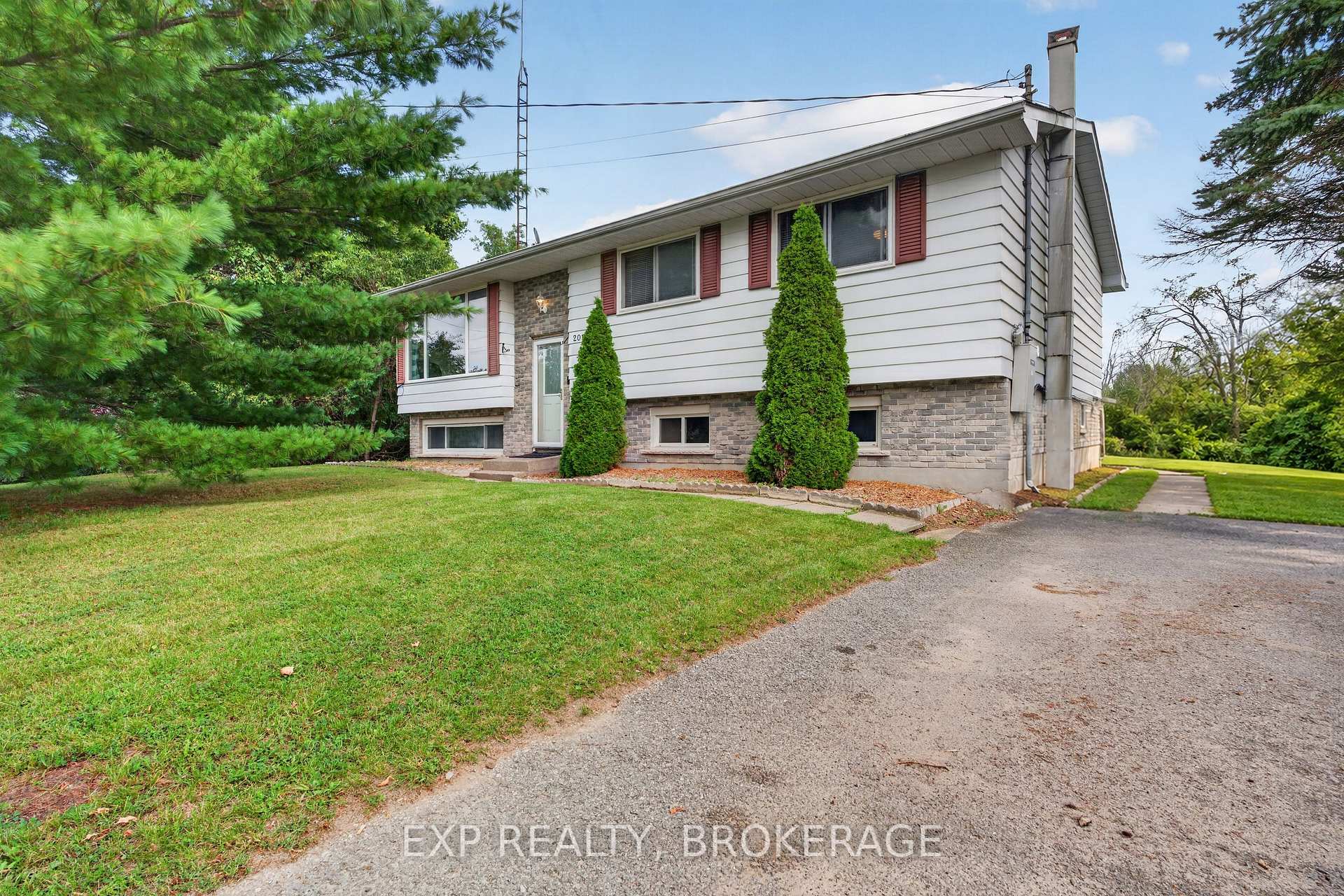 Front of 2016 Cole Hill Road