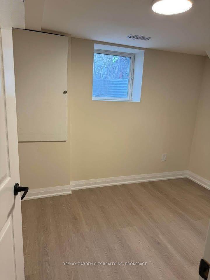 Photo 5 of Unit LWR-2B, 60 Wakelin Terrace, St. Catharines, Carlton/Bunting — HOMEH