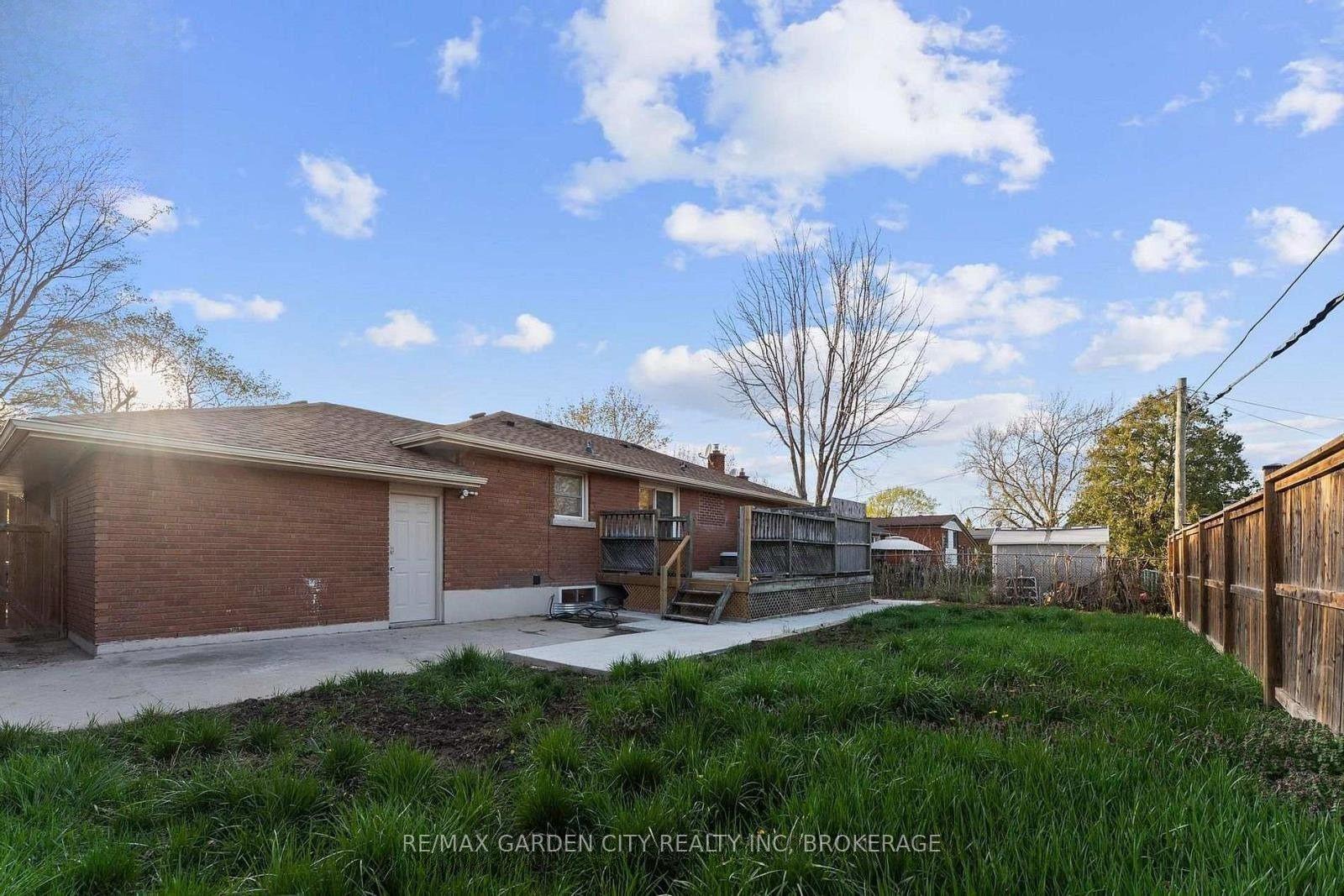 Photo 9 of Unit LWR-2B, 60 Wakelin Terrace, St. Catharines, Carlton/Bunting — HOMEH