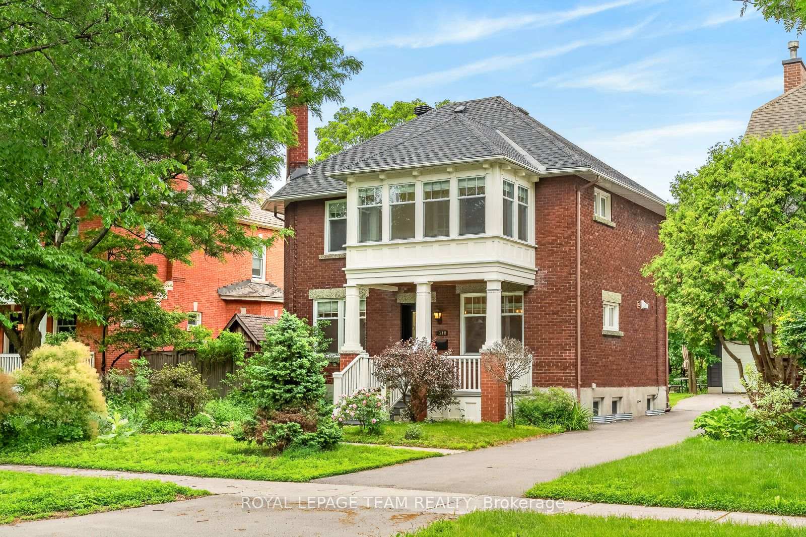 Photo of 318 Clemow Avenue