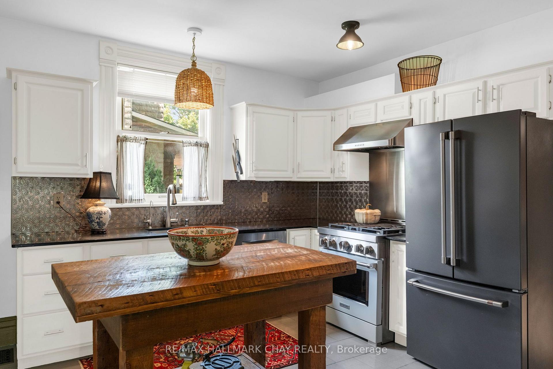 Photo 11 of 243 Mill Street, Clearview, Creemore — HOMEH