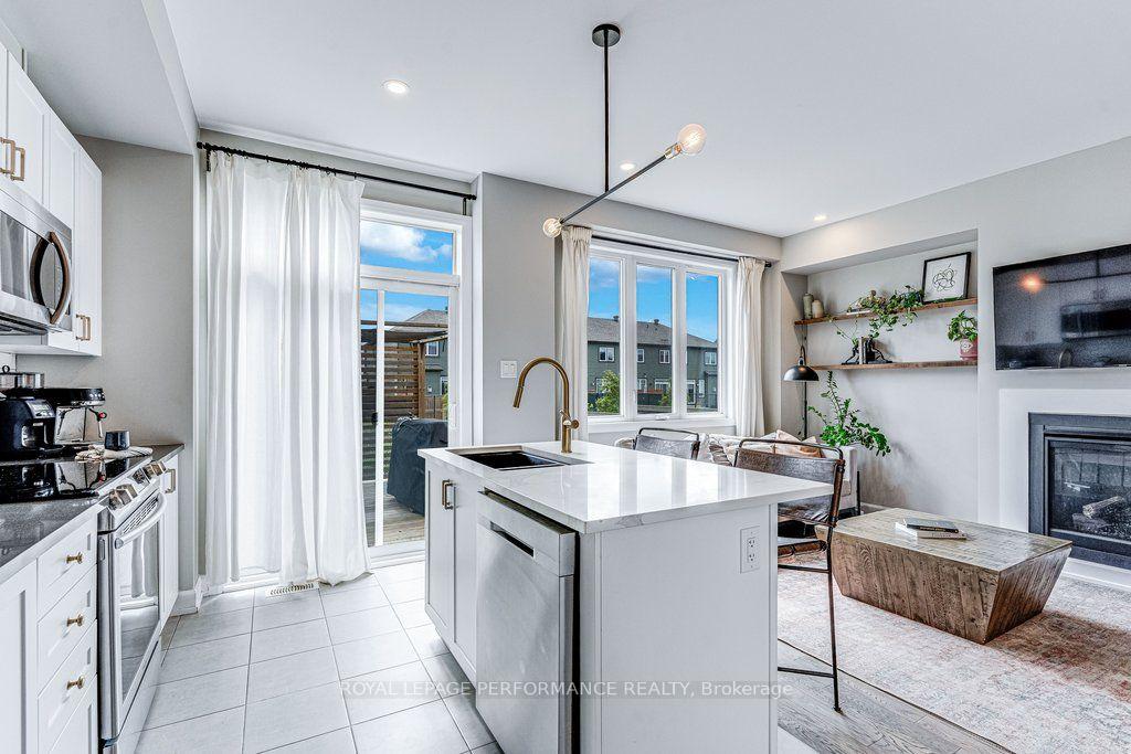 Photo 14 of 24 Gardenpost Terrace, Ottawa, Avalon West — HOMEH
