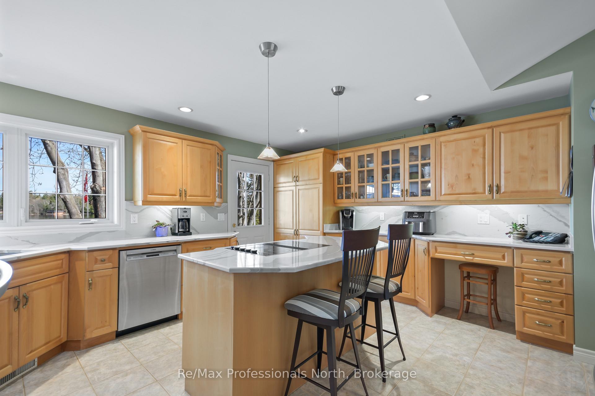Photo 11 of 355 Loudon Point Road, Gravenhurst, Muskoka (S) — HOMEH