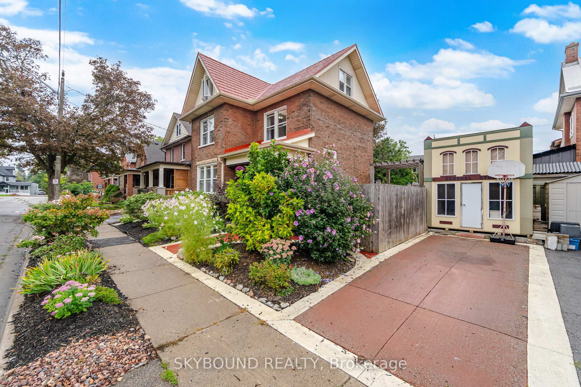 Photo 3 of 27 Rowe Street, Oshawa, Central — HOMEH