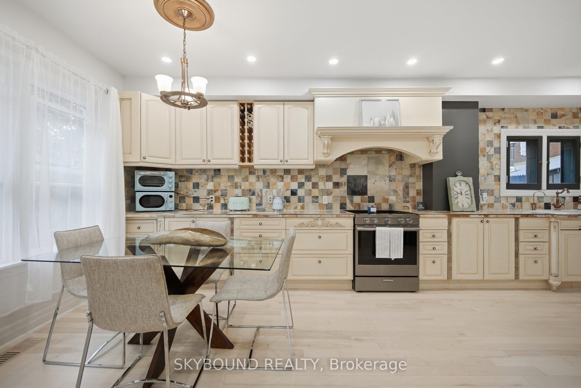 Photo 13 of 27 Rowe Street, Oshawa, Central — HOMEH